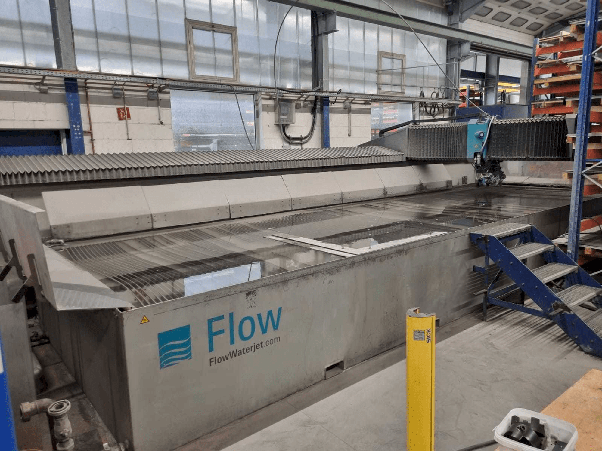 Vista frontale della macchina Flow ADS 24/ll