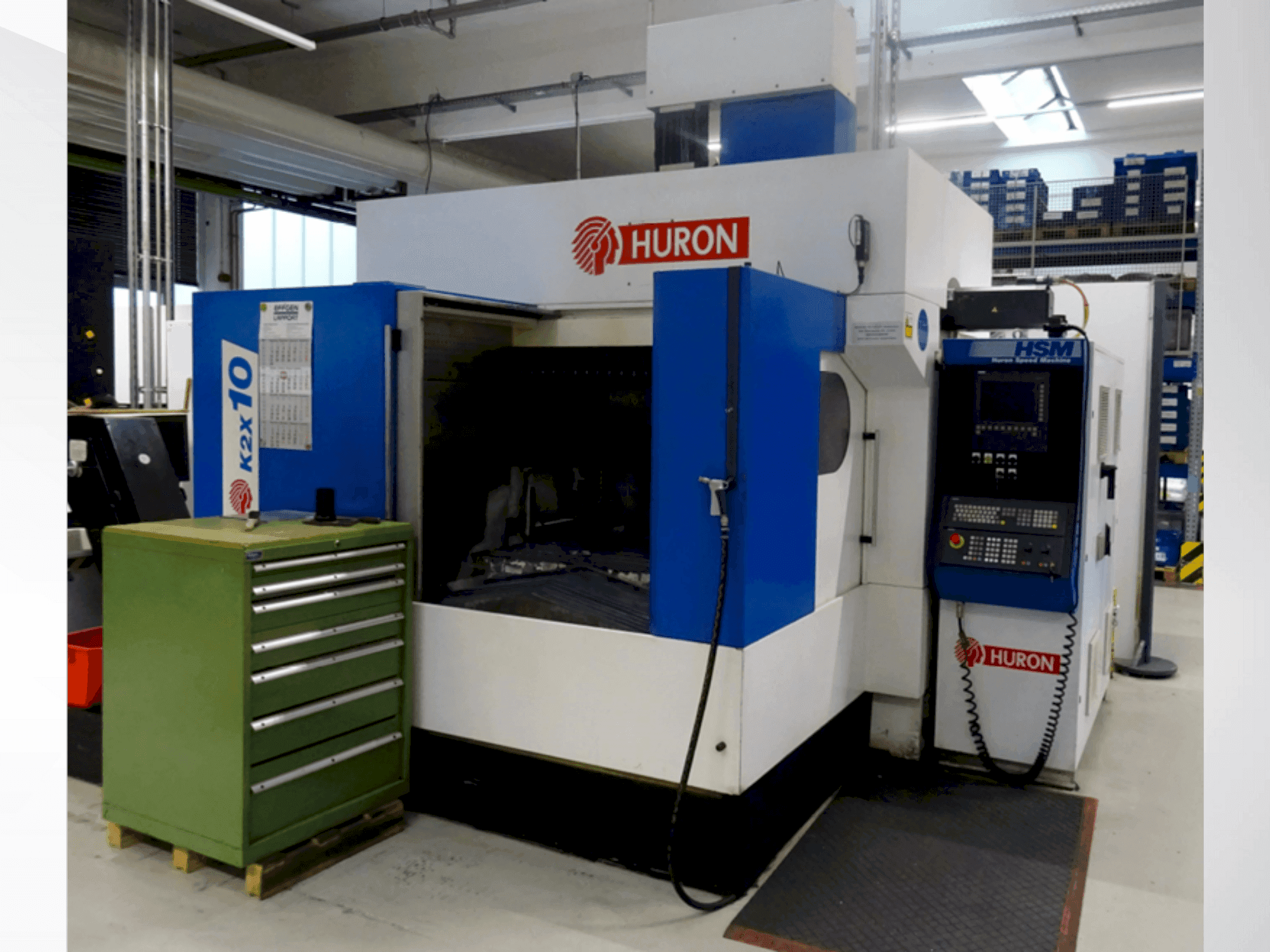 Vista frontale della macchina Huron K2X 10