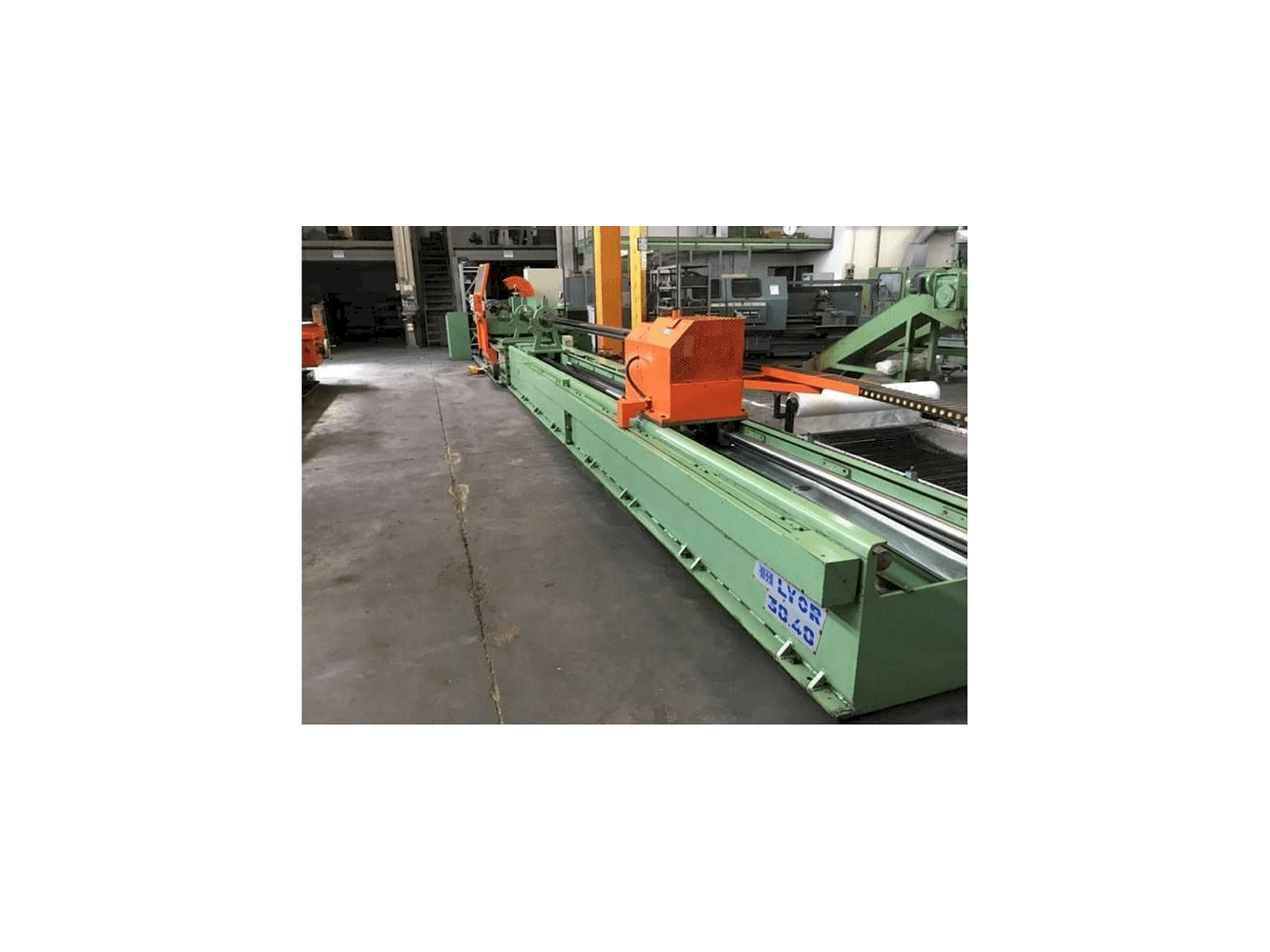 Vista frontale della macchina ROBBI LYOR 30/40