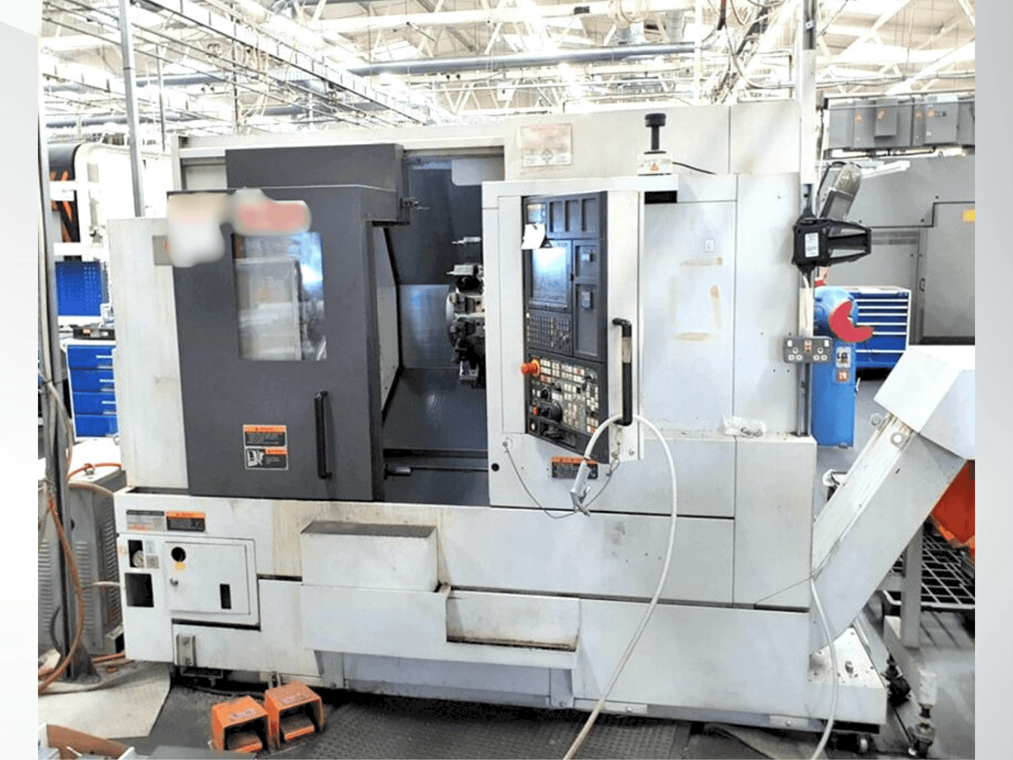 Vista frontale della macchina MORI SEIKI NL2000Y