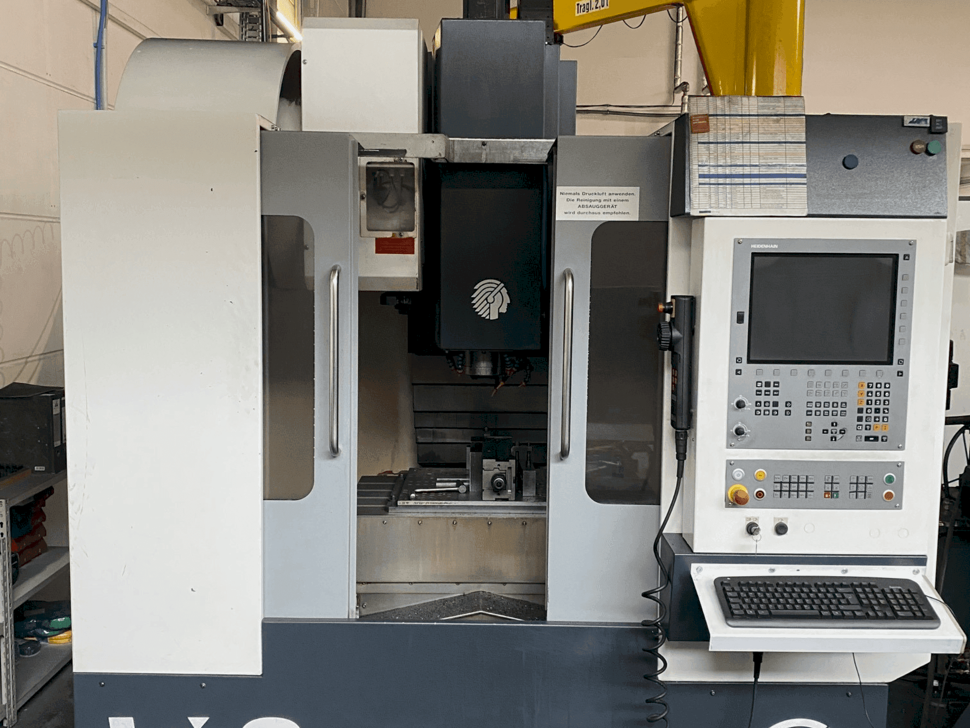 Vista frontale della macchina Huron VX8