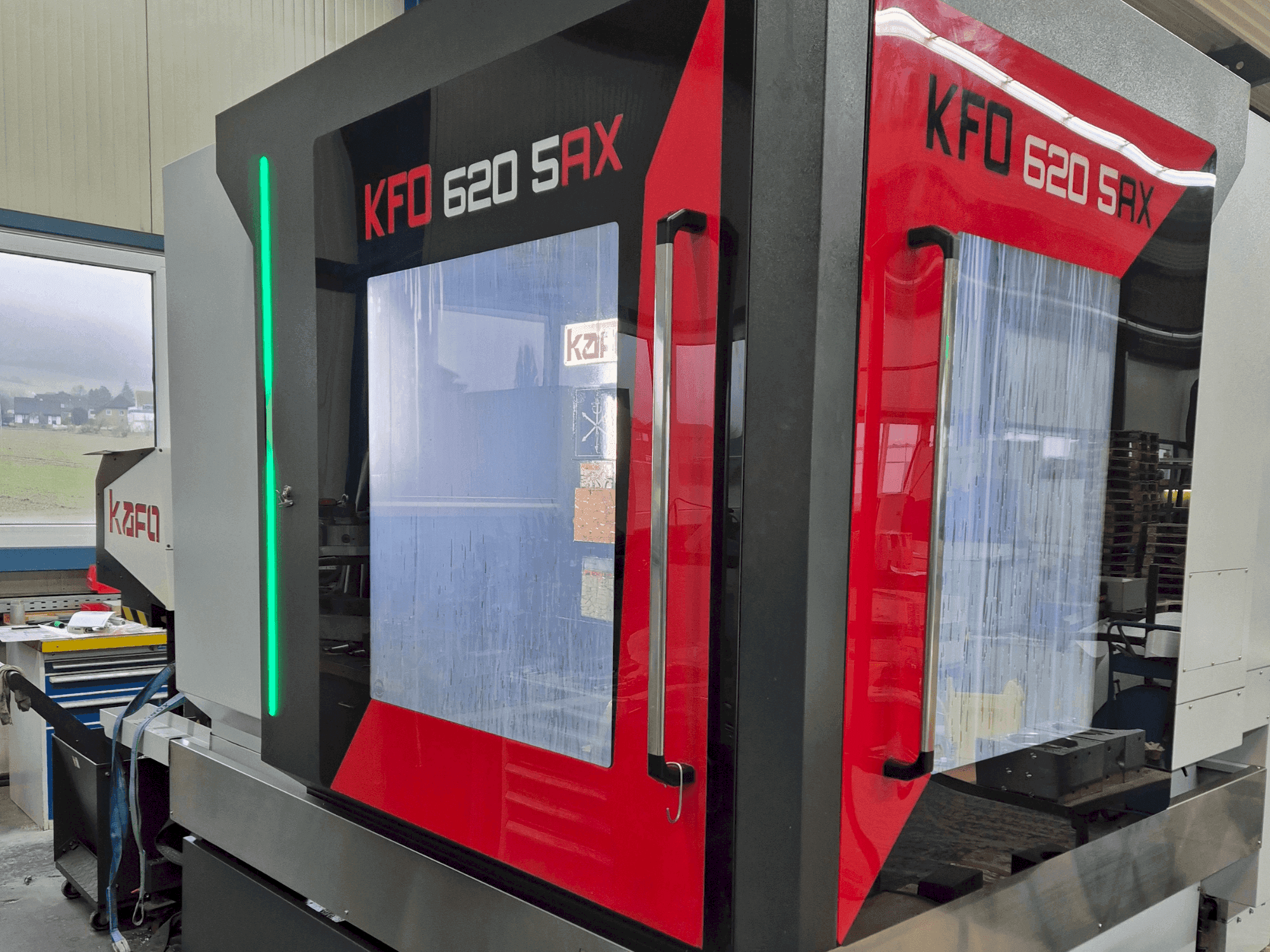 Vista frontale della macchina KAFO KFO 620 5AX