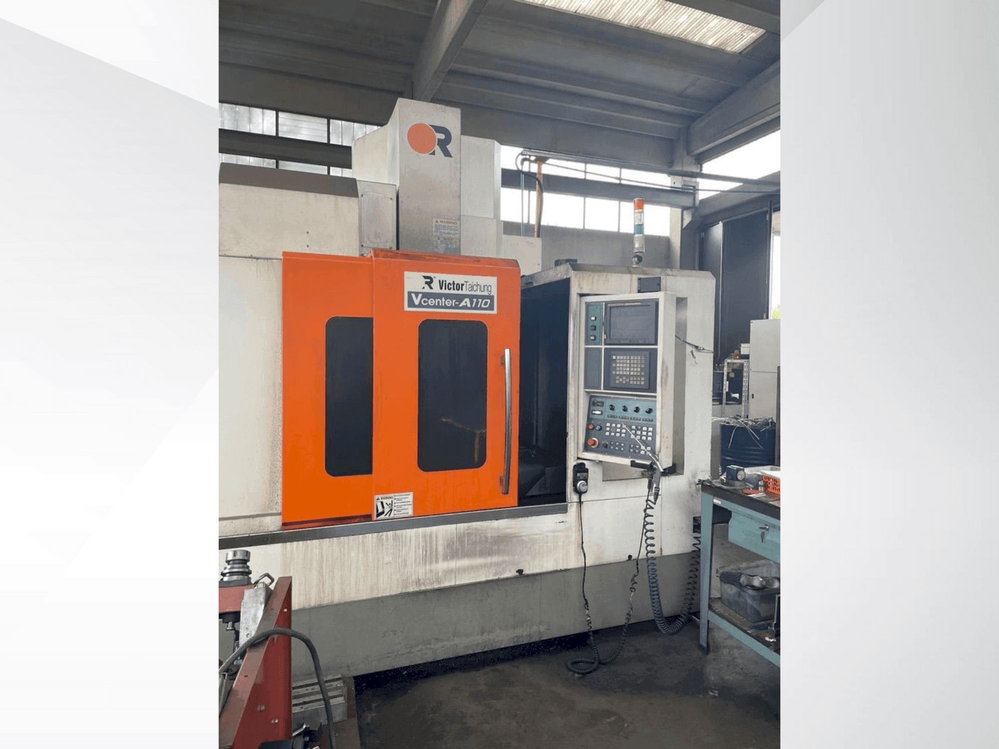 Vista frontale della macchina Victor Vcenter A-110