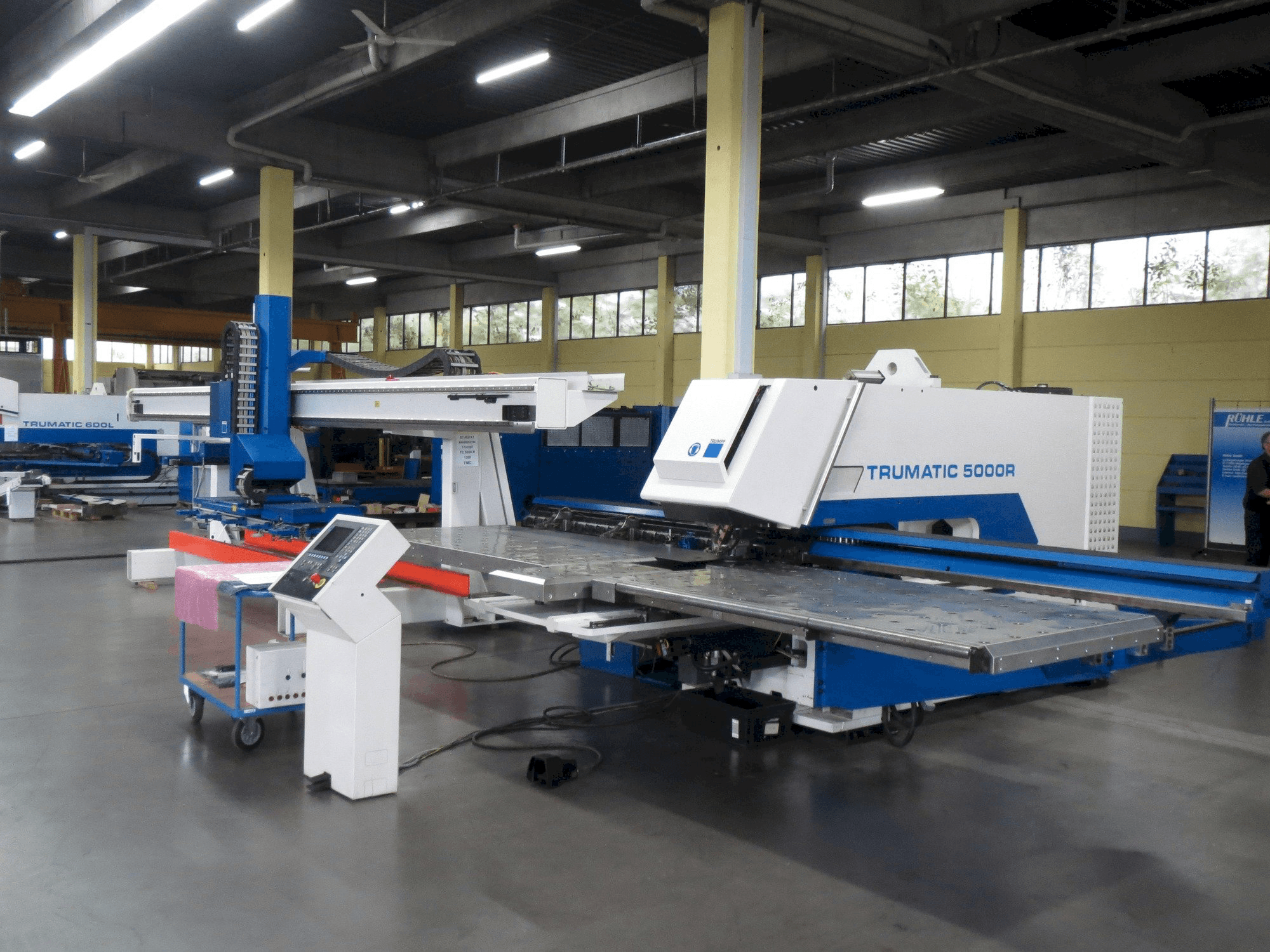 Vista frontale della macchina Trumpf Trumatic 5000 R