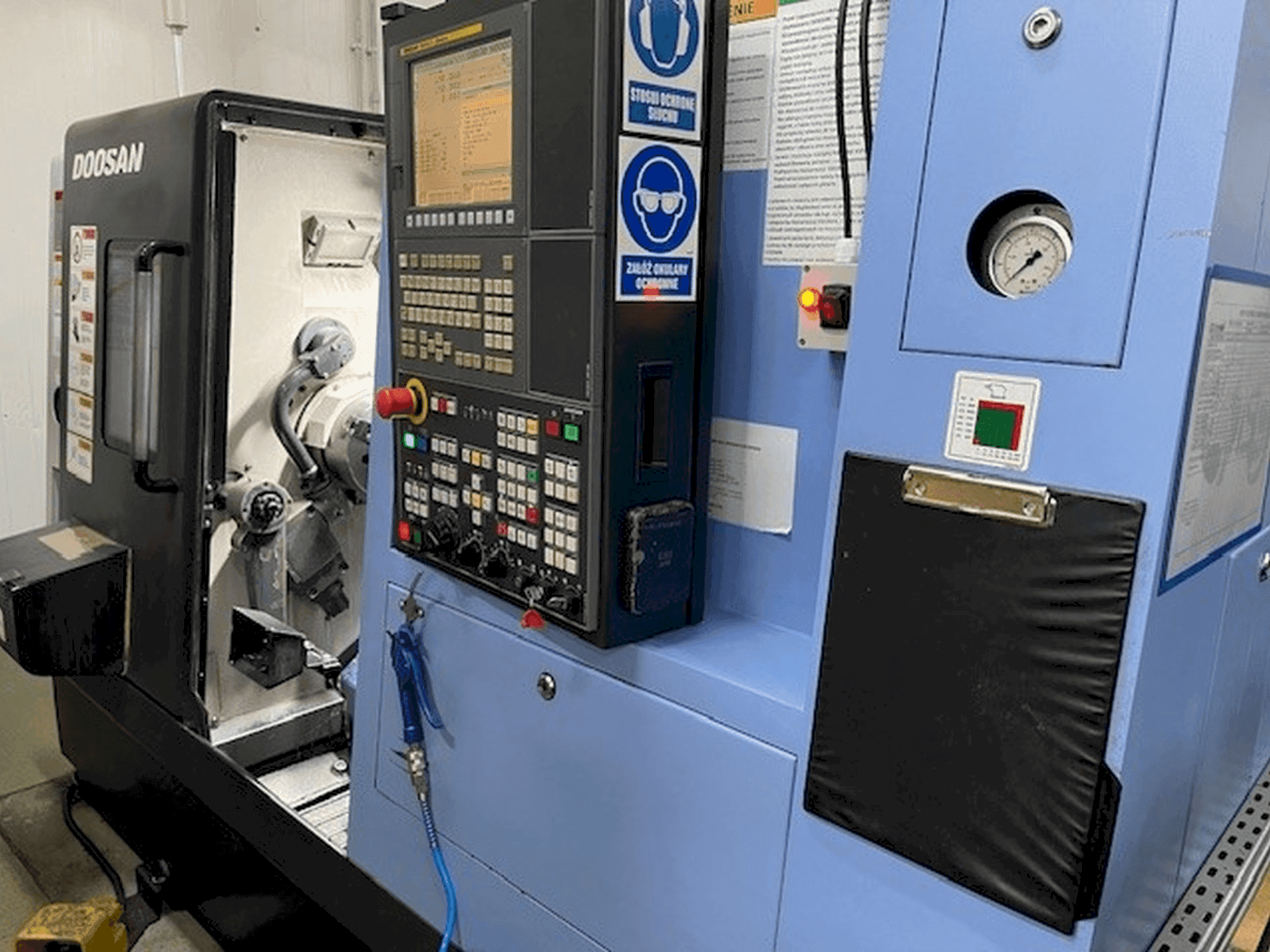 Vista frontale della macchina DOOSAN Lynx 220 LMA