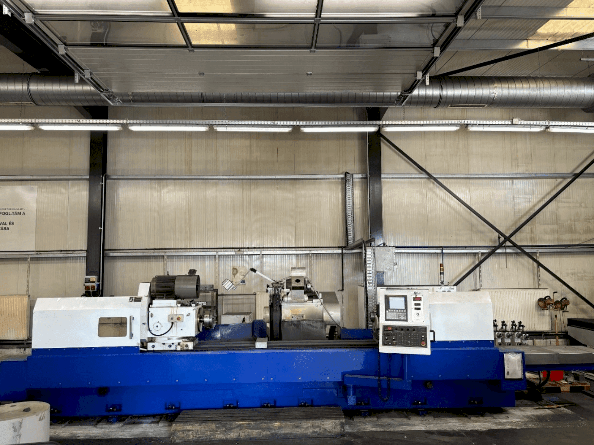 Vista frontale della macchina FANUC TT60-20L-C1