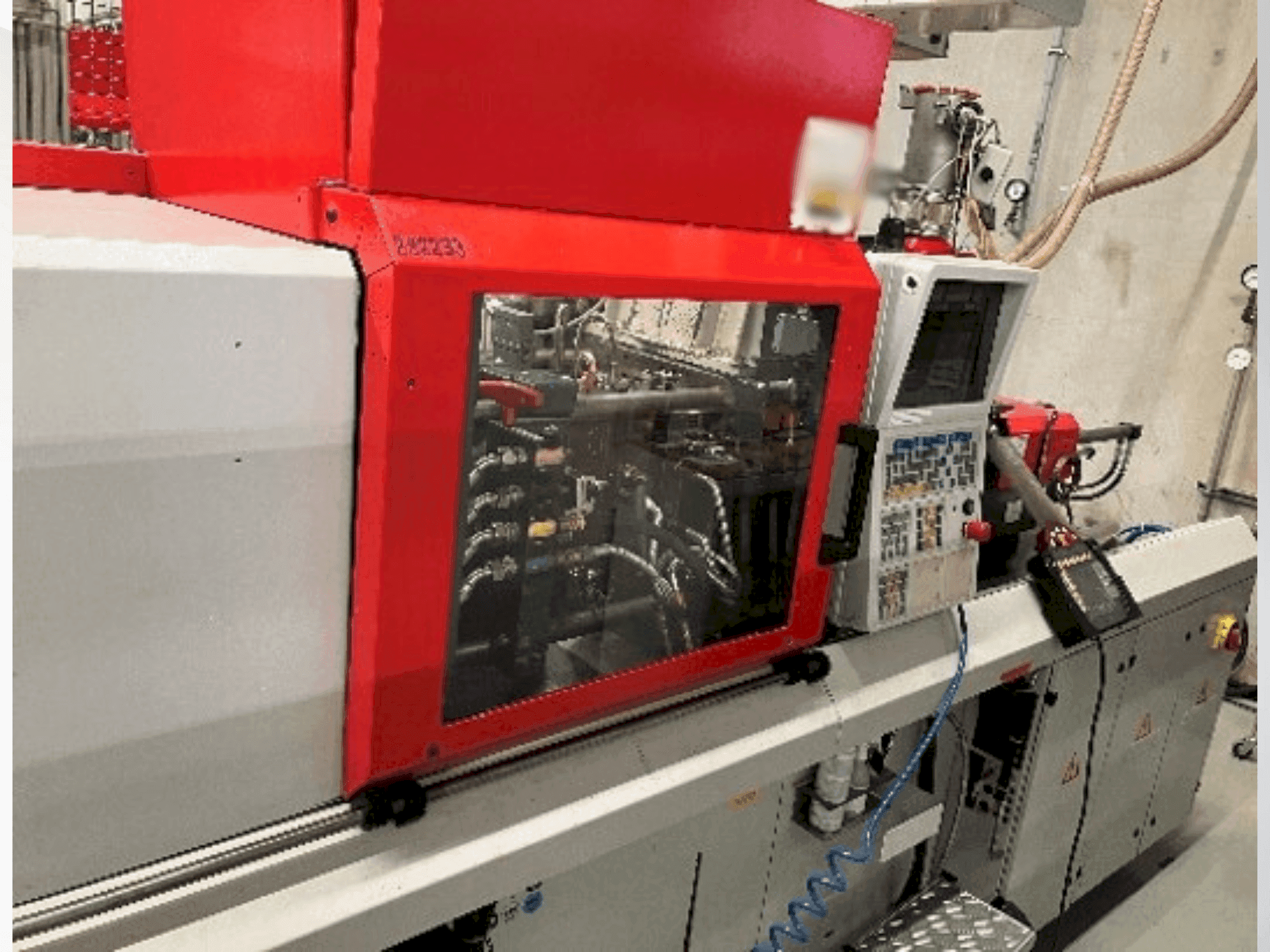 Vista frontale della macchina Arburg Allrounder 320 U 500-150