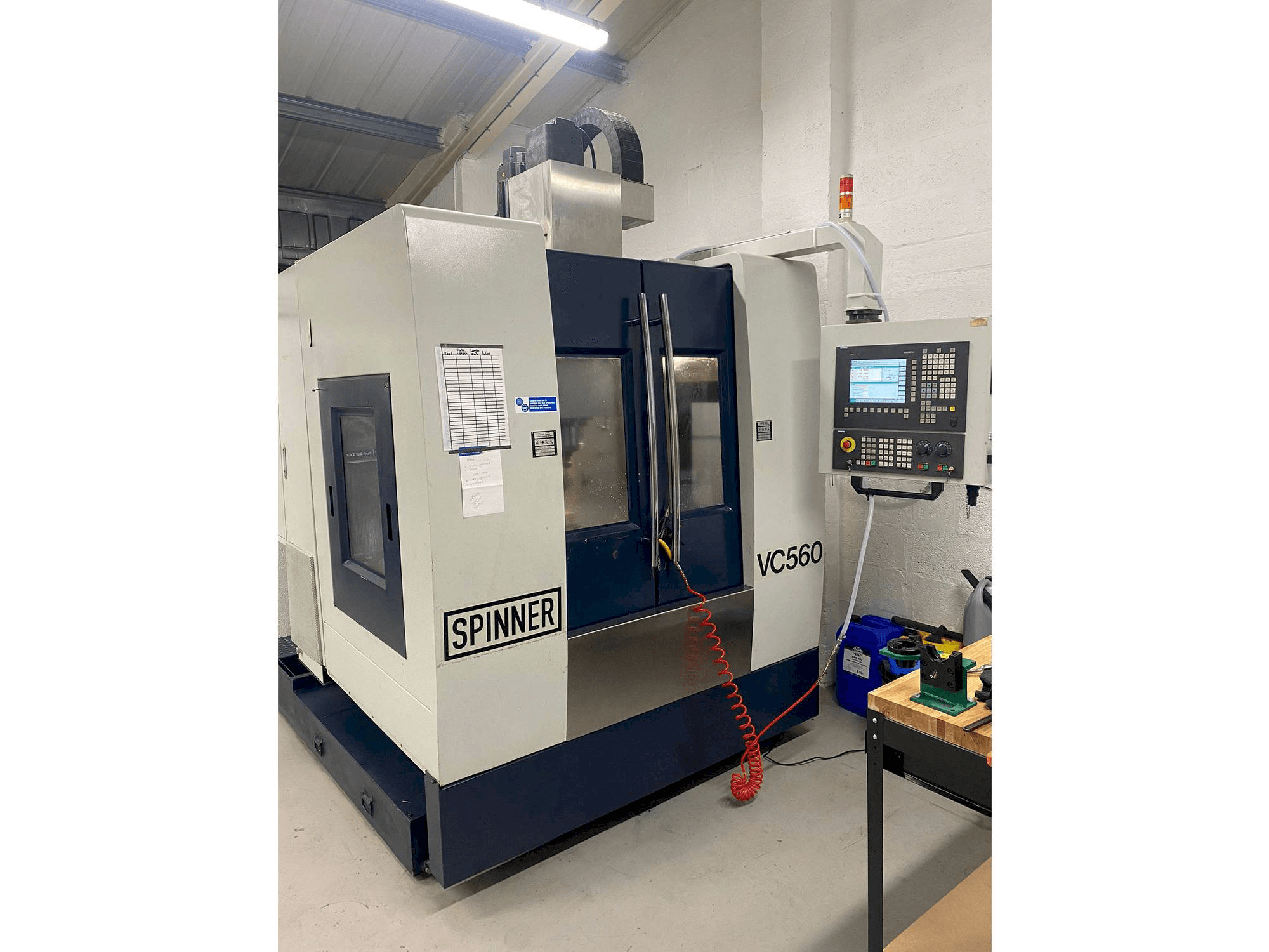 Vista frontale della macchina SPINNER VC560