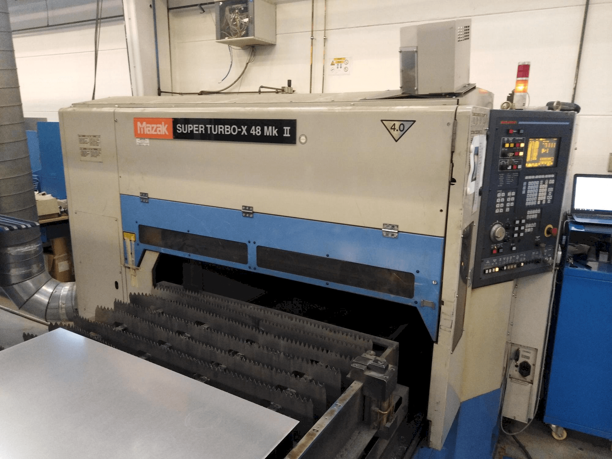 Vista frontale della macchina Mazak stx-48 Mark II