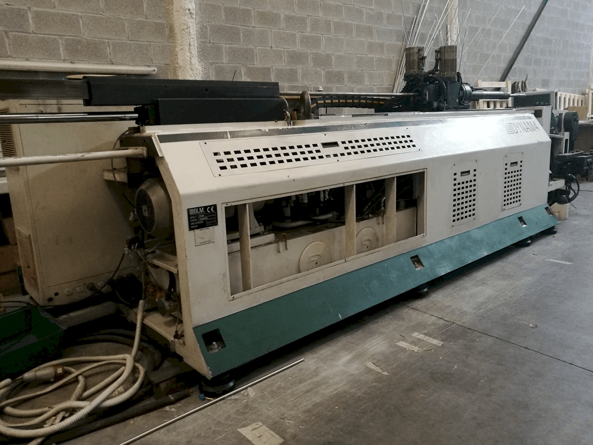 Vista lato sinistro della macchina BLM DYNAM 4