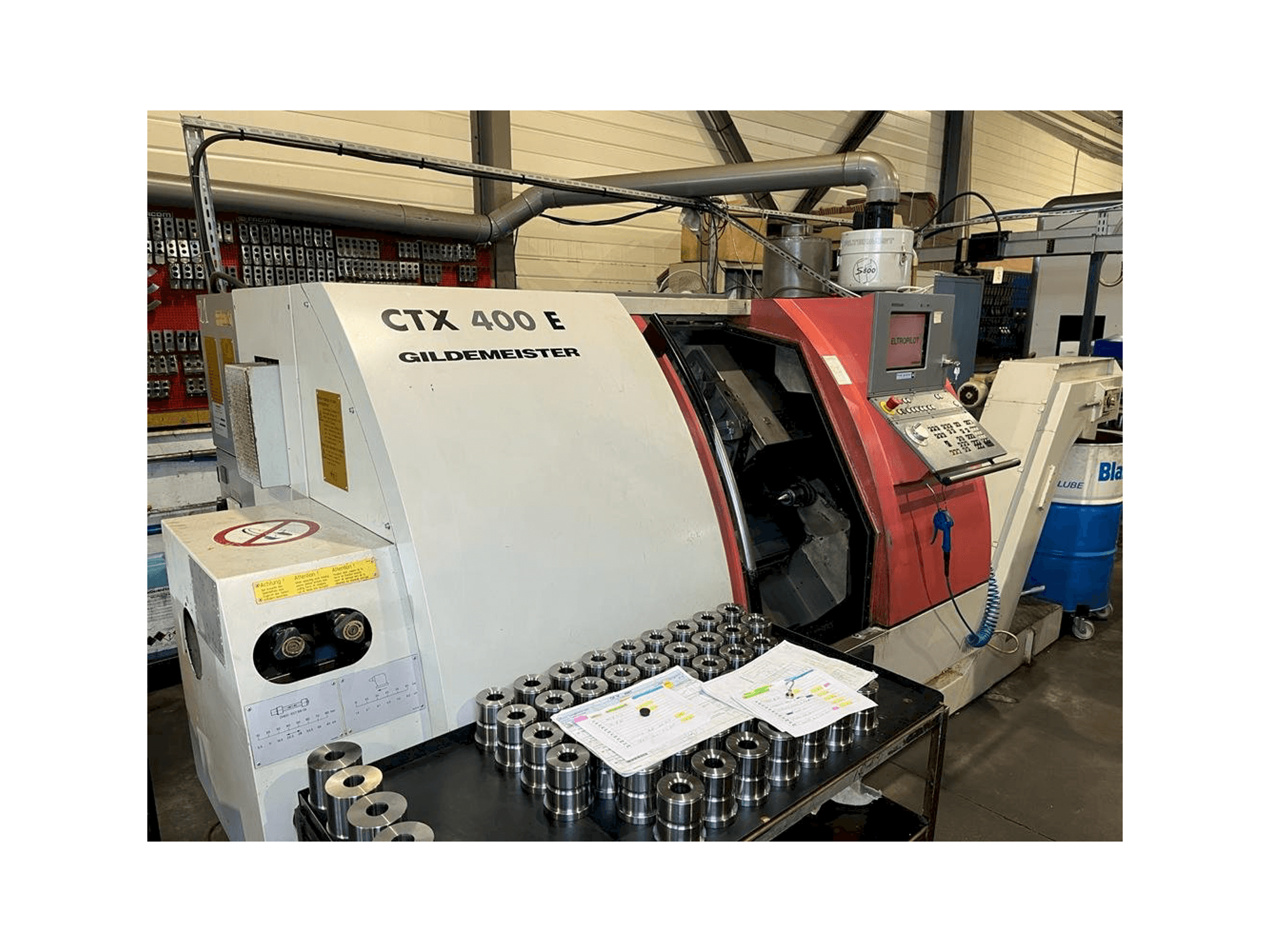 Vista frontale della macchina Gildemeister CTX 400 E