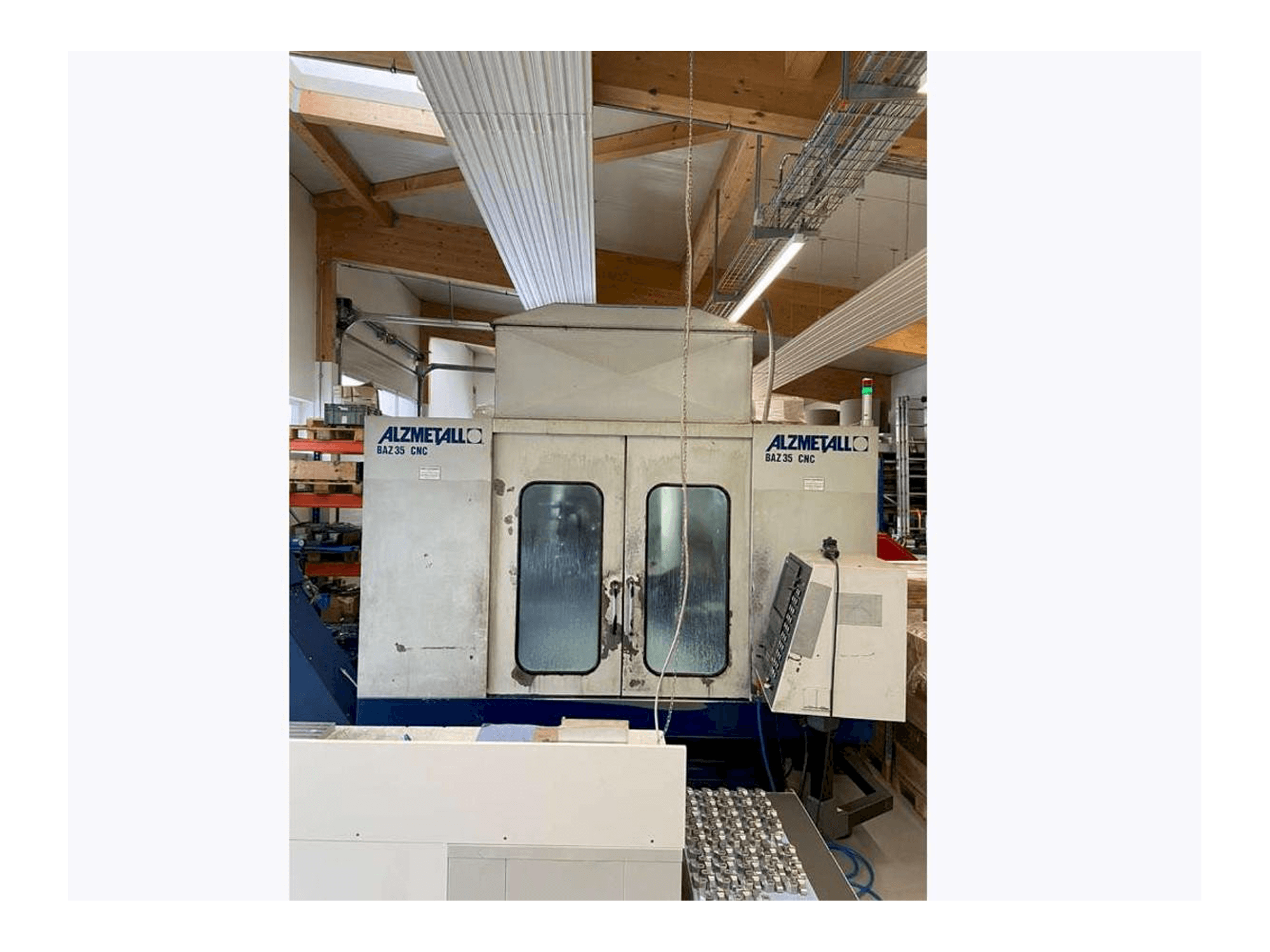 Vista frontale della macchina Alzmetall CNC BAZ 35