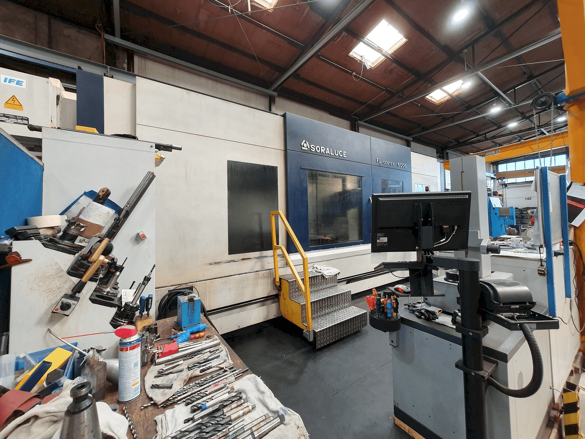 Vista frontale della macchina Soraluce FL 6000