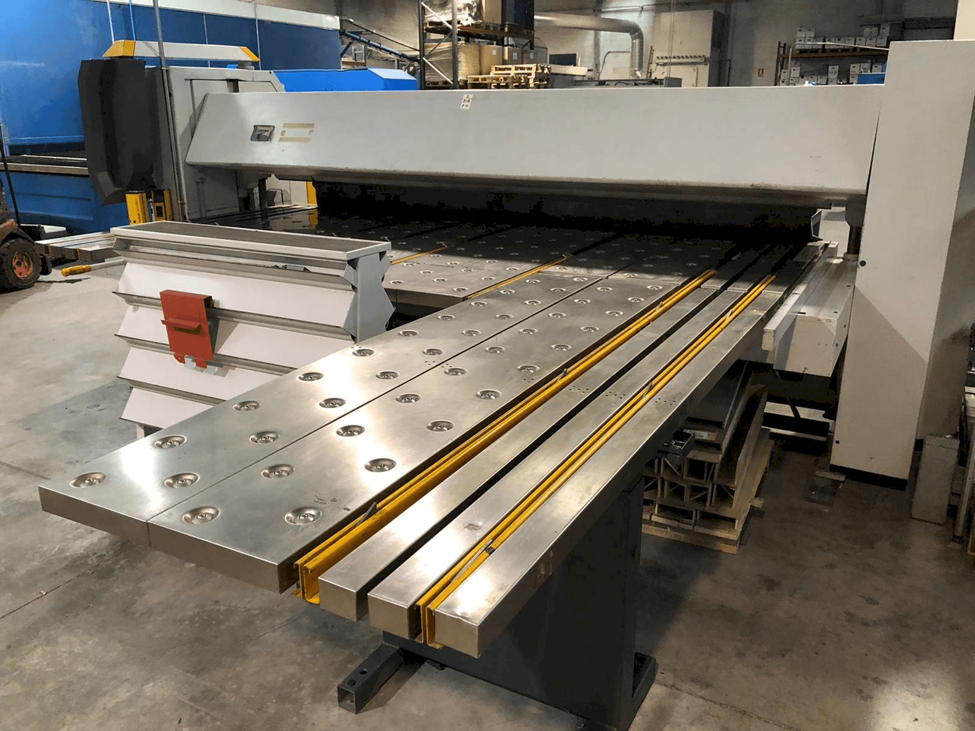 Vista frontale della macchina RAS Flexibend 73.30