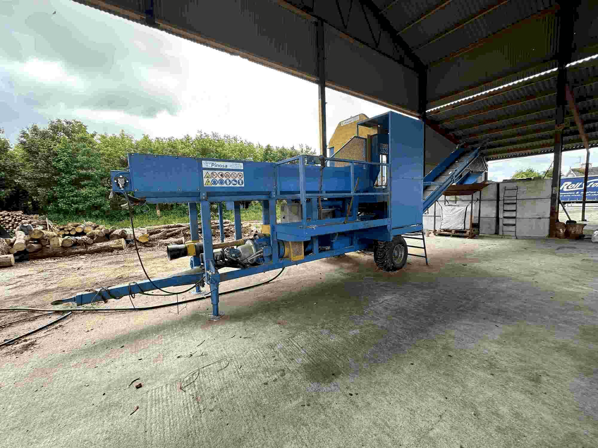 Vista frontale della macchina PINOSA CPE 1200