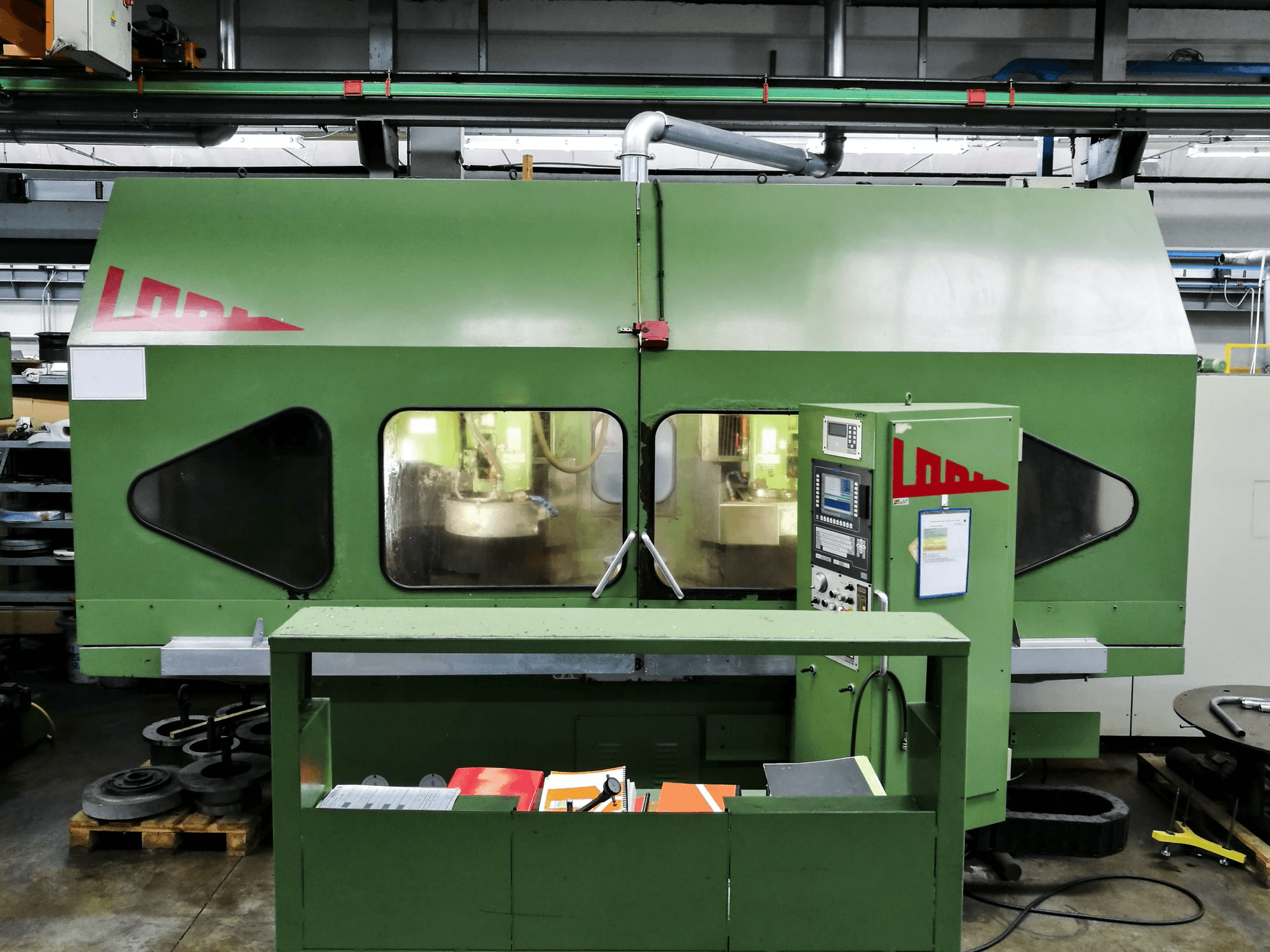 Vista frontale della macchina Lodi RTR S800 CNC
