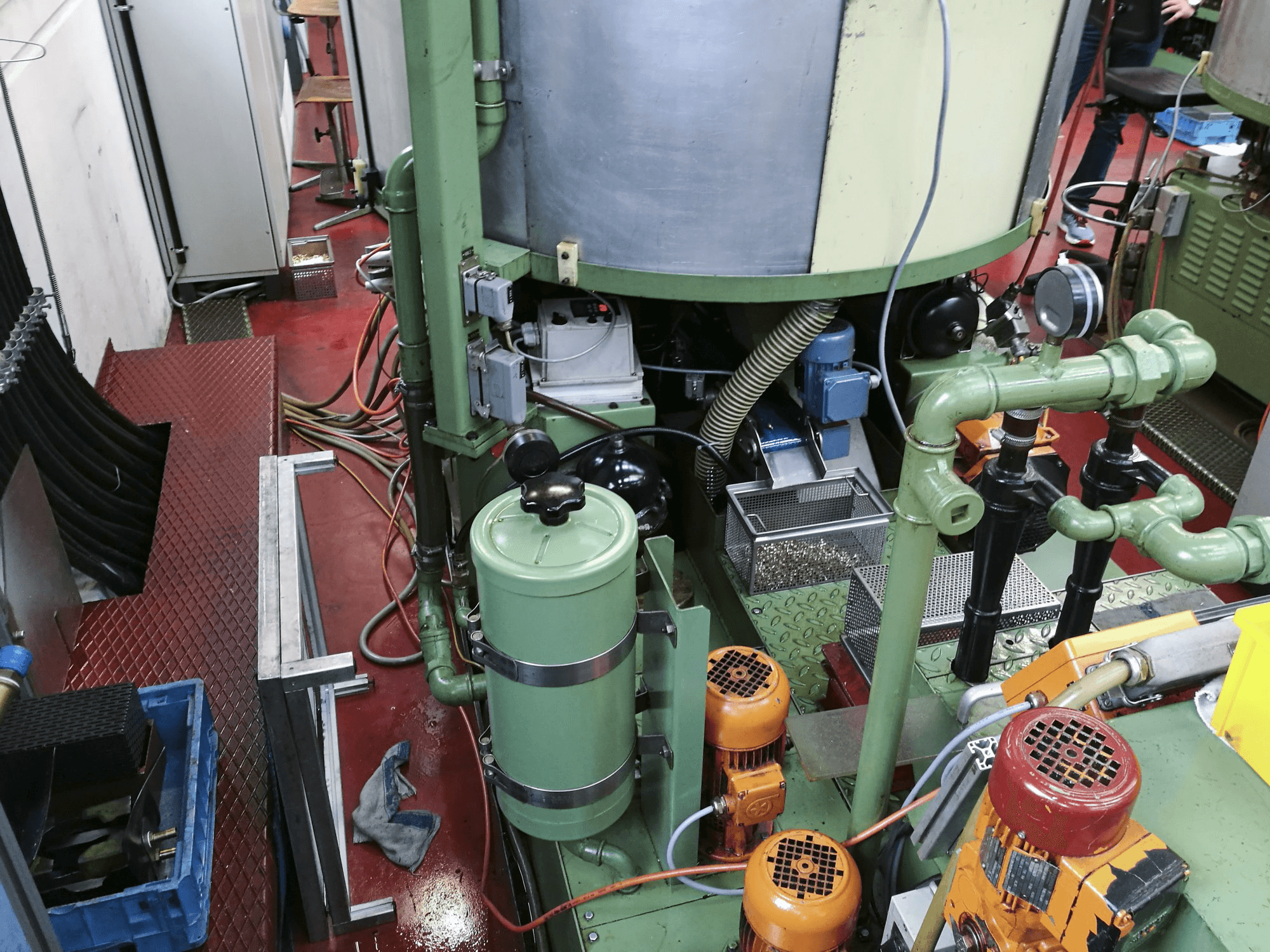 Particolare della macchina RIS-INGOLD Rismatic 151LN-6