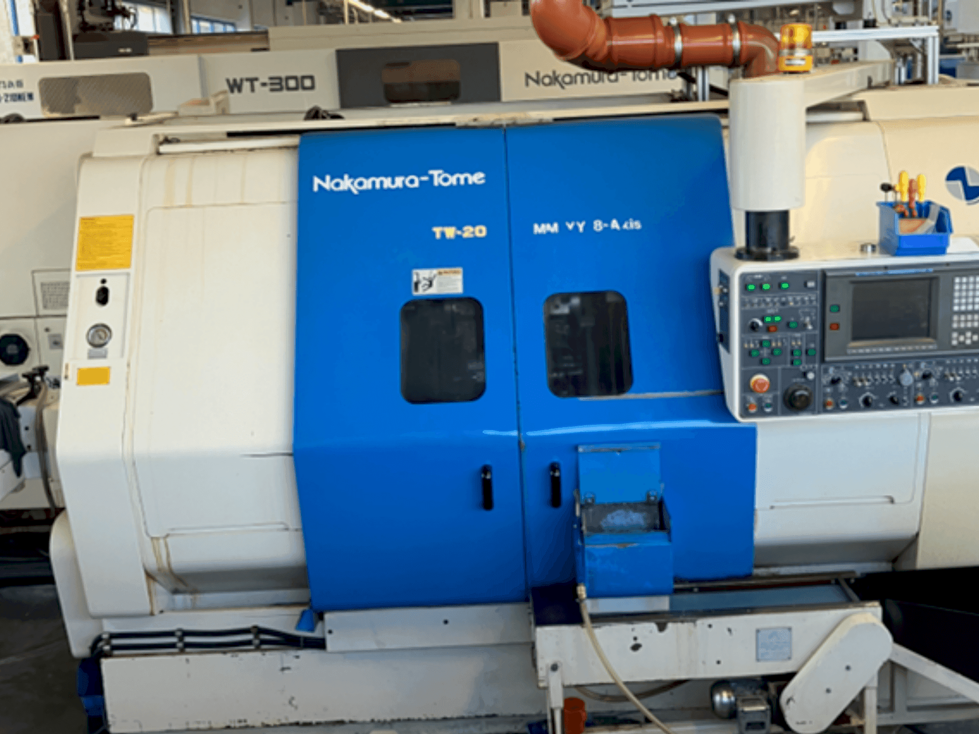 Vista frontale della macchina NAKAMURA-TOME TW-20