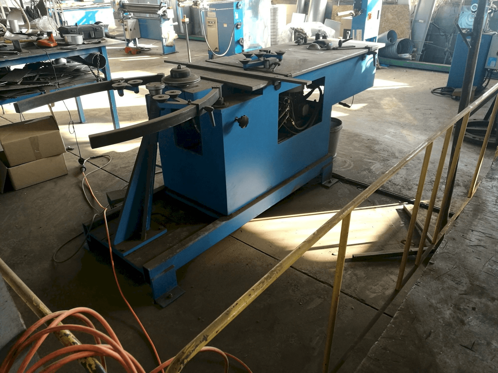 Vista frontale della macchina SPIRO GORELOCKER -1