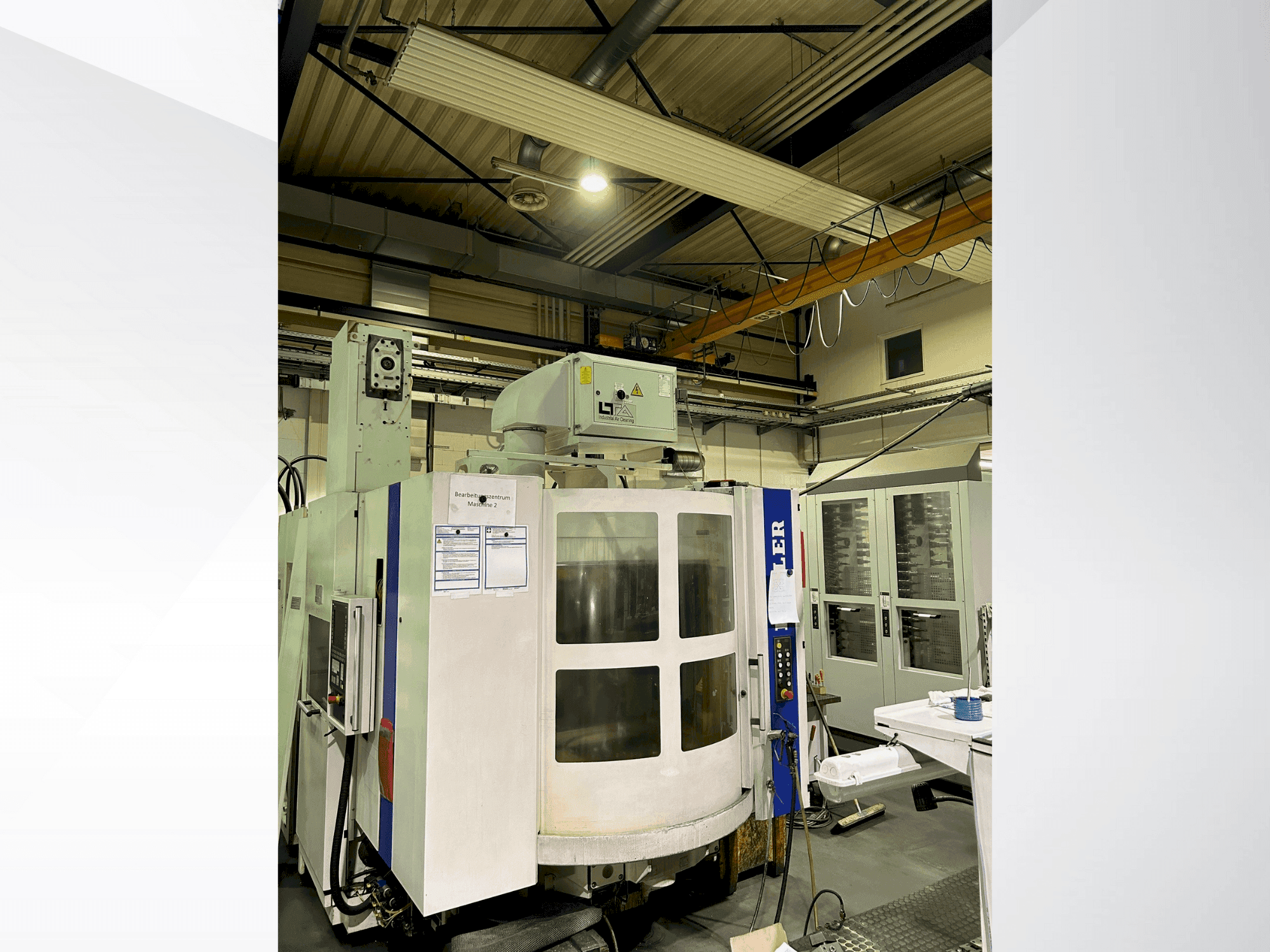 Vista frontale della macchina HELLER MC16