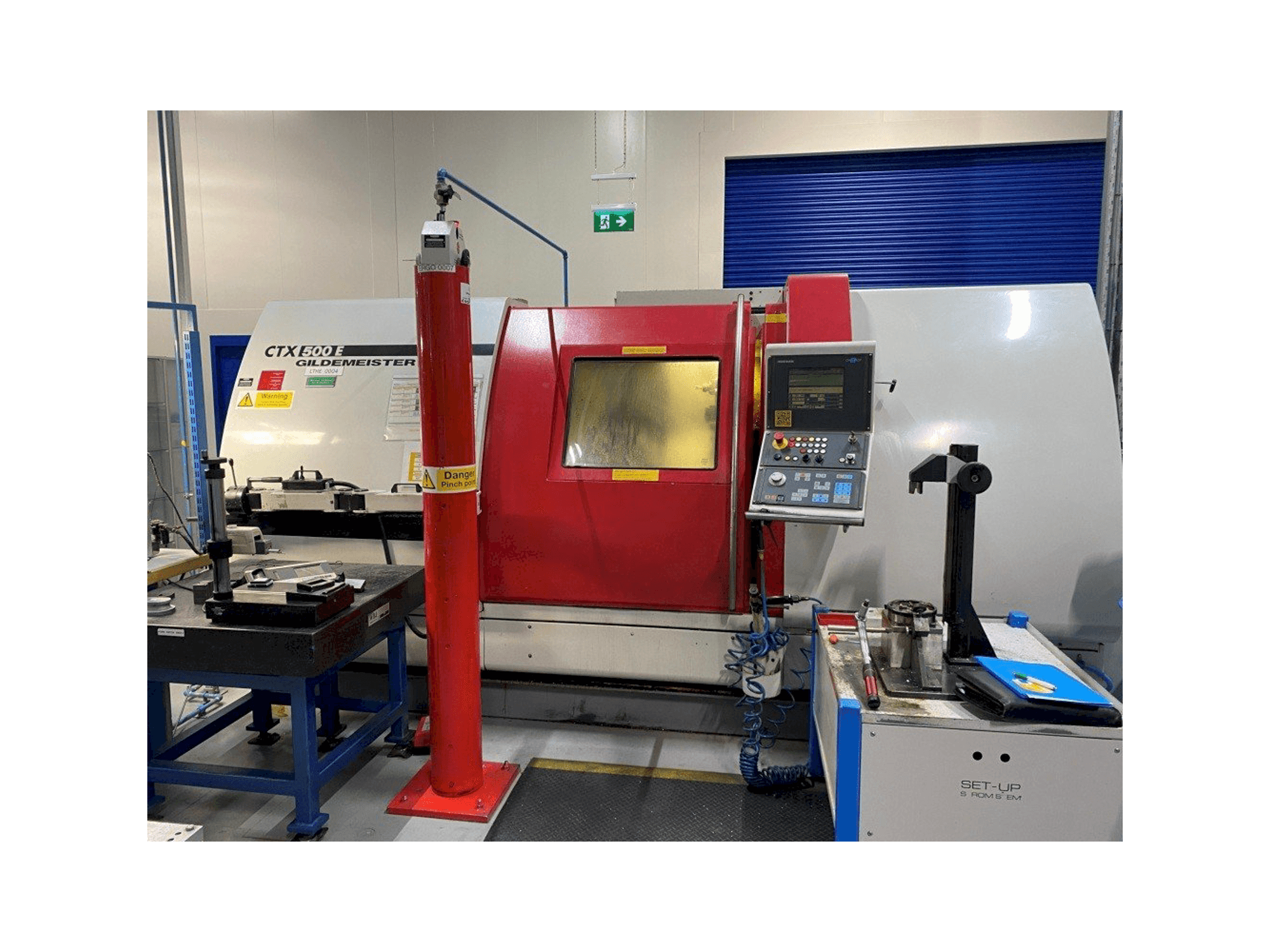 Vista frontale della macchina Gildemeister CTX-500 E