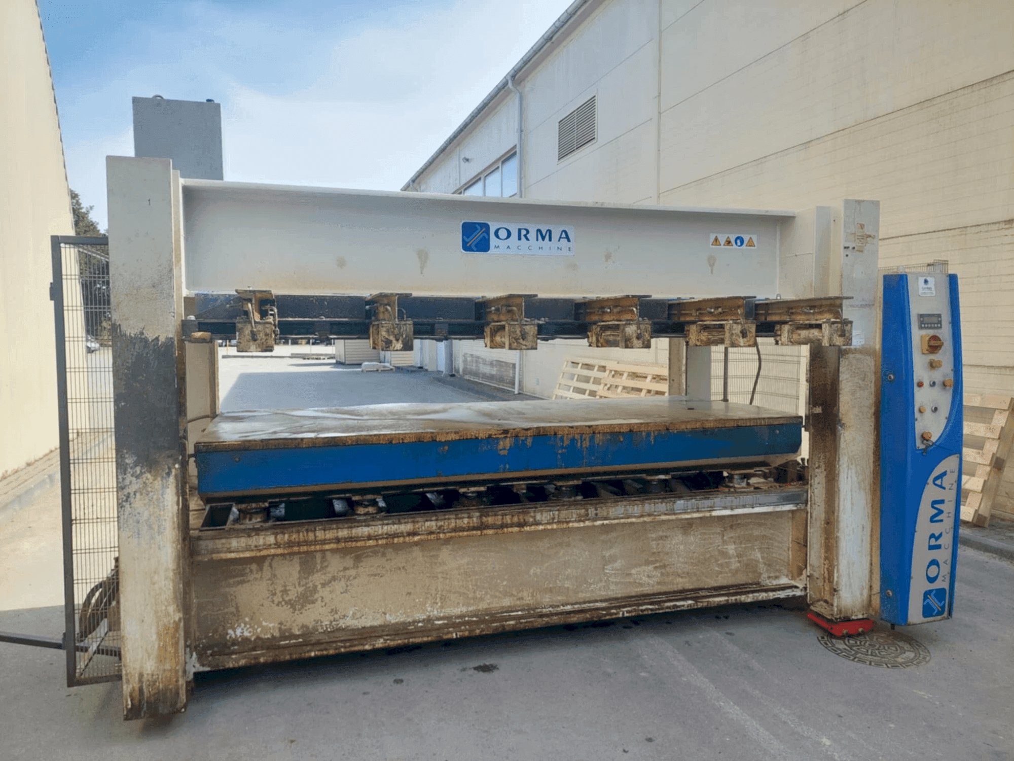 Vista frontale della macchina ORMA NPC/L DIGIT30/13AF-BO