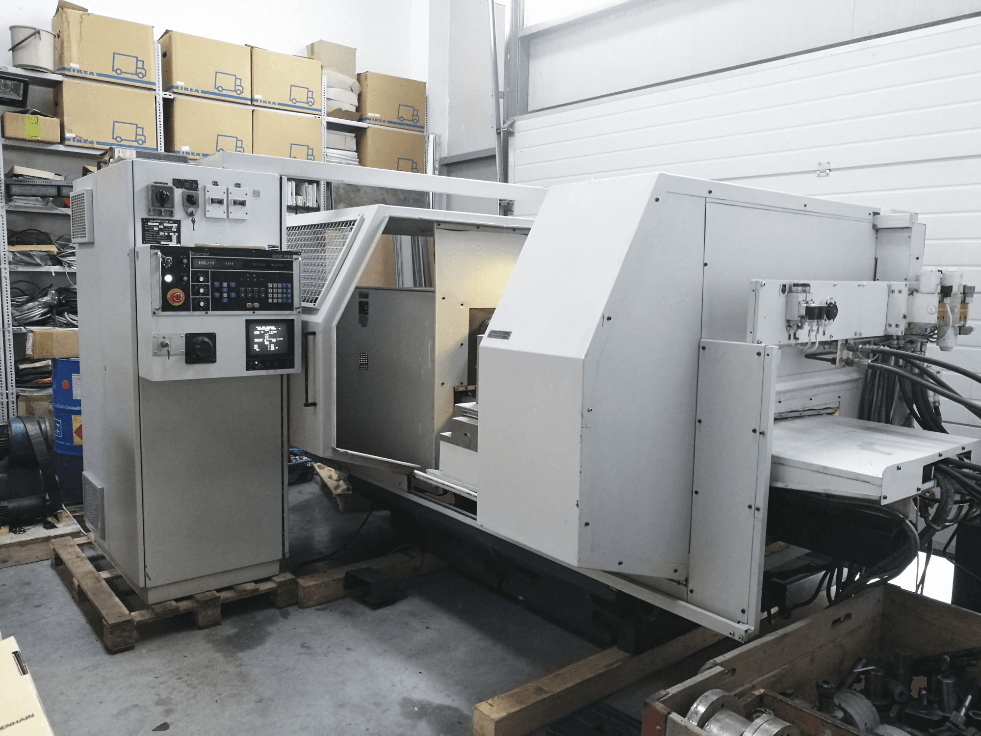 Vista lato destro della macchina Gildemeister RNF 40/200