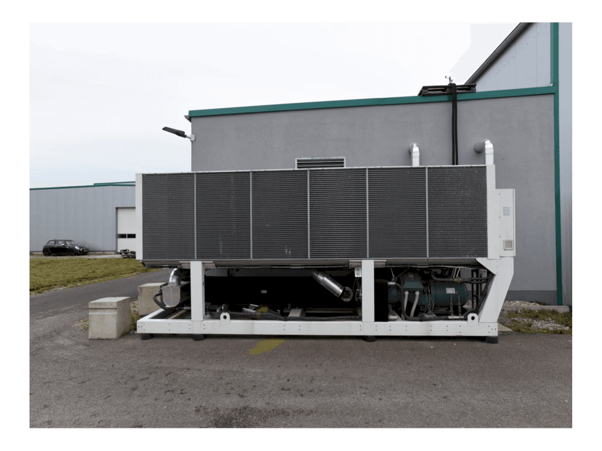 Vista frontale della macchina Mitsubishi Electric Glider Evo CLA 660