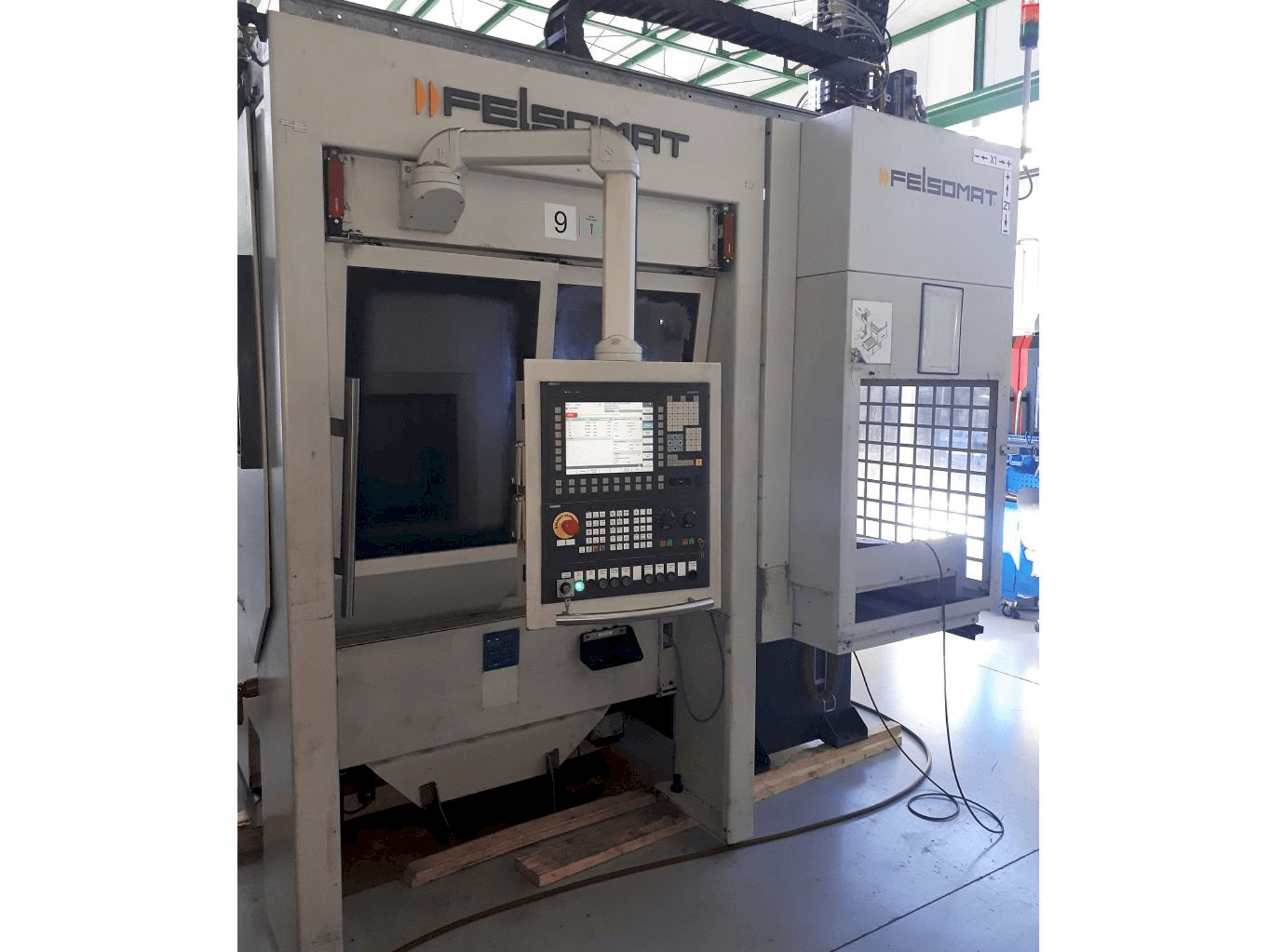 Vista frontale della macchina Felsomat FTC 160