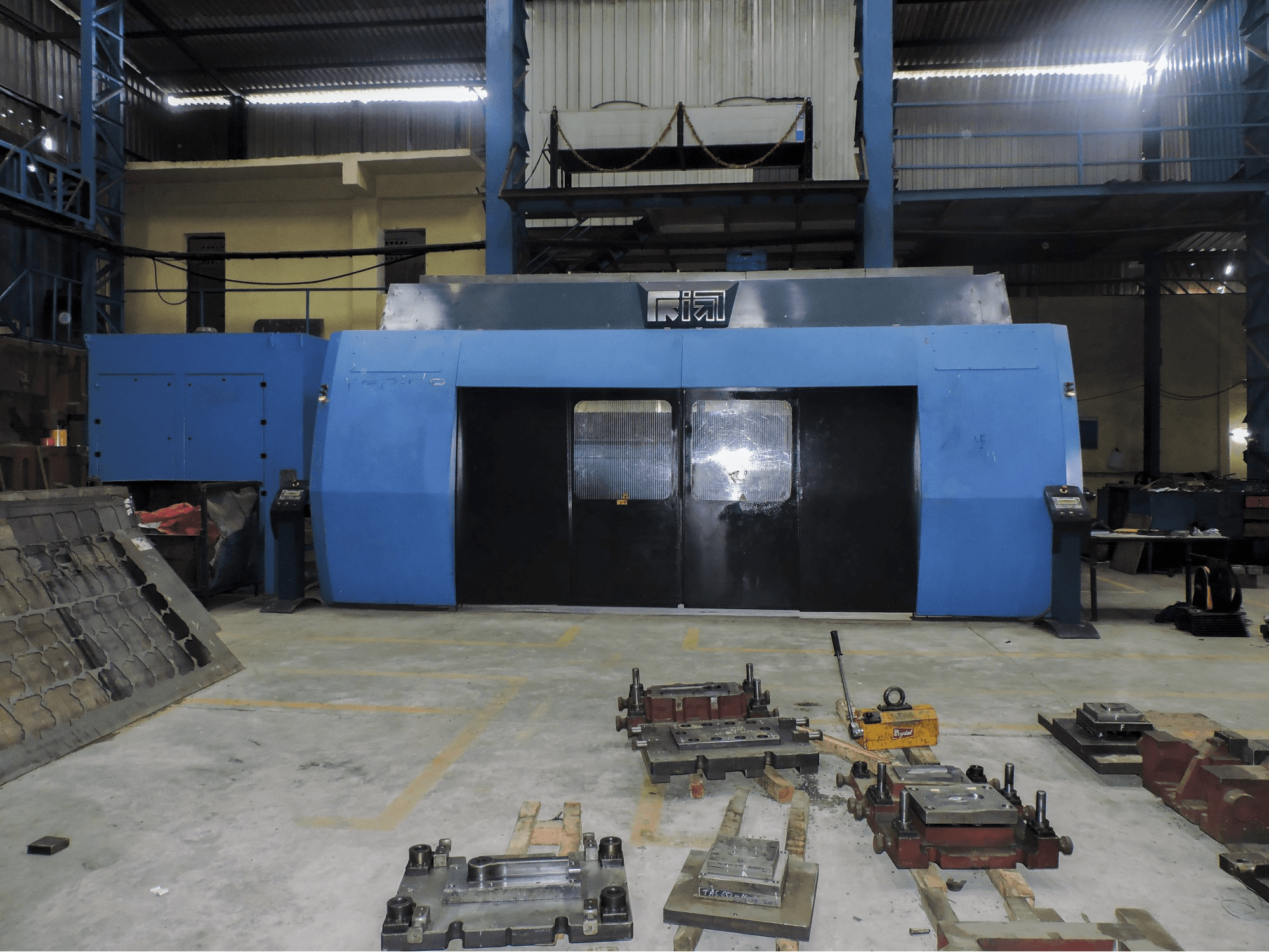 Vista frontale della macchina Prima Power RAPIDO