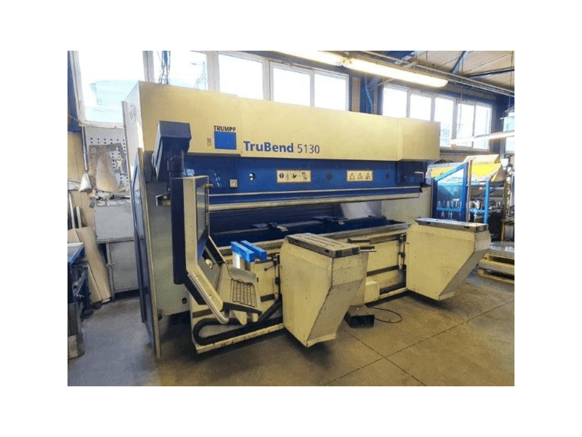 Vista frontale della macchina Trumpf TruBend 5130