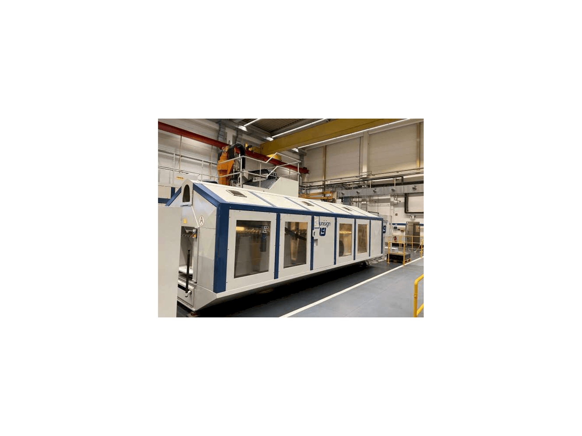 Vista frontale della macchina Unisign UNICOM 8