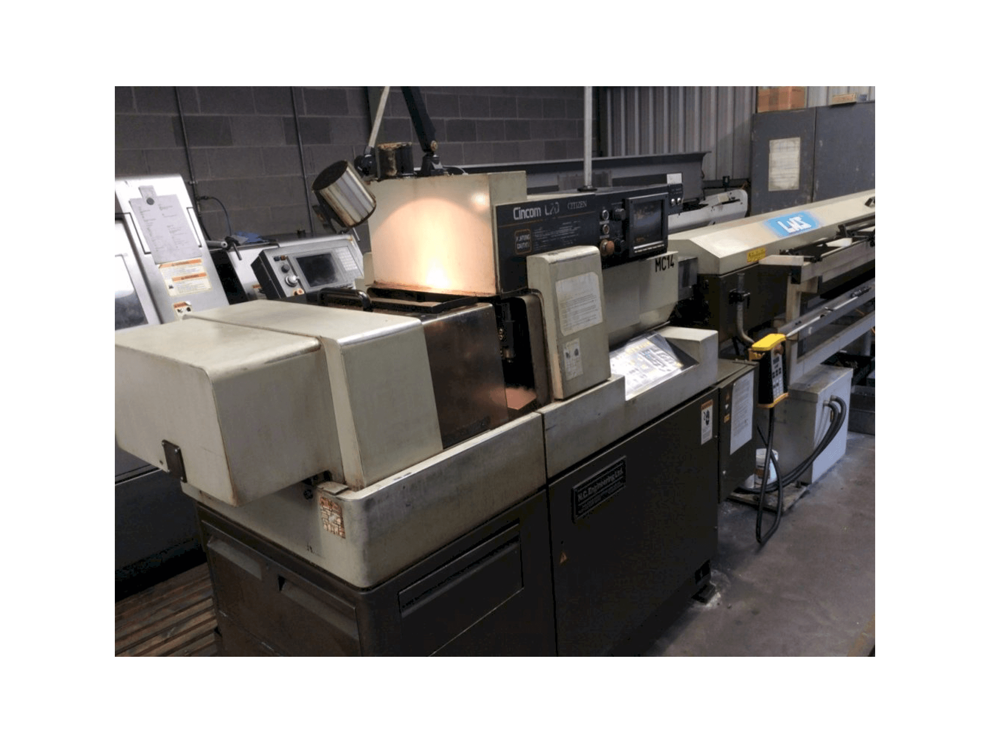 Vista frontale della macchina Citizen Cincom L320