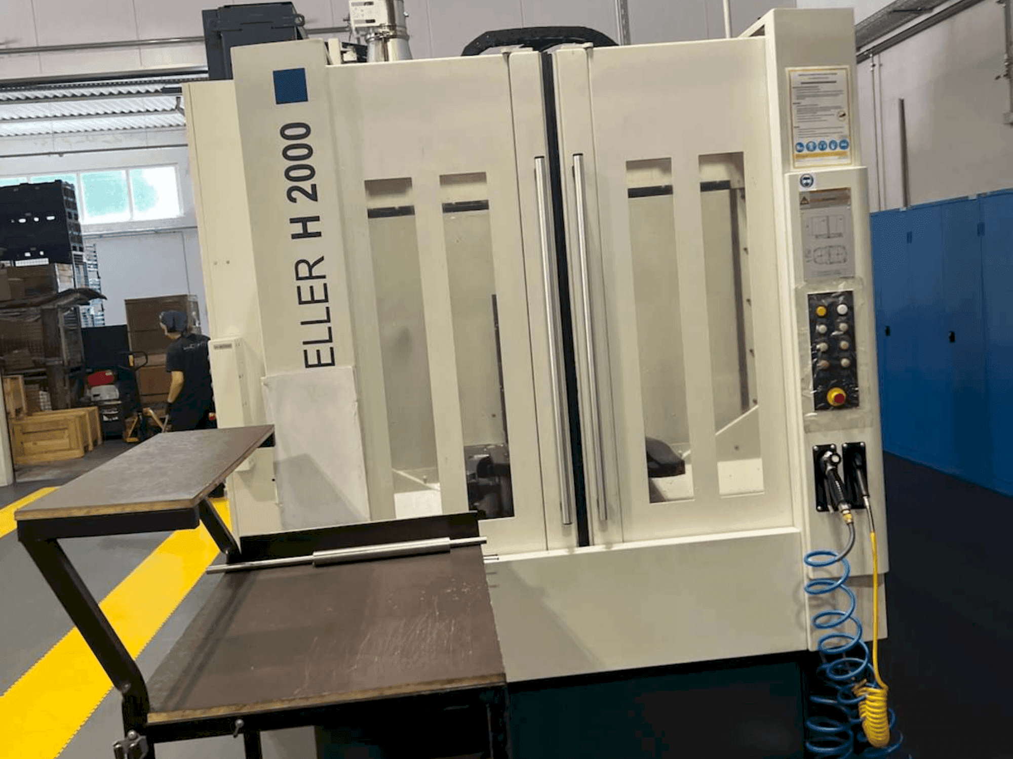 Vista frontale della macchina HELLER H2000