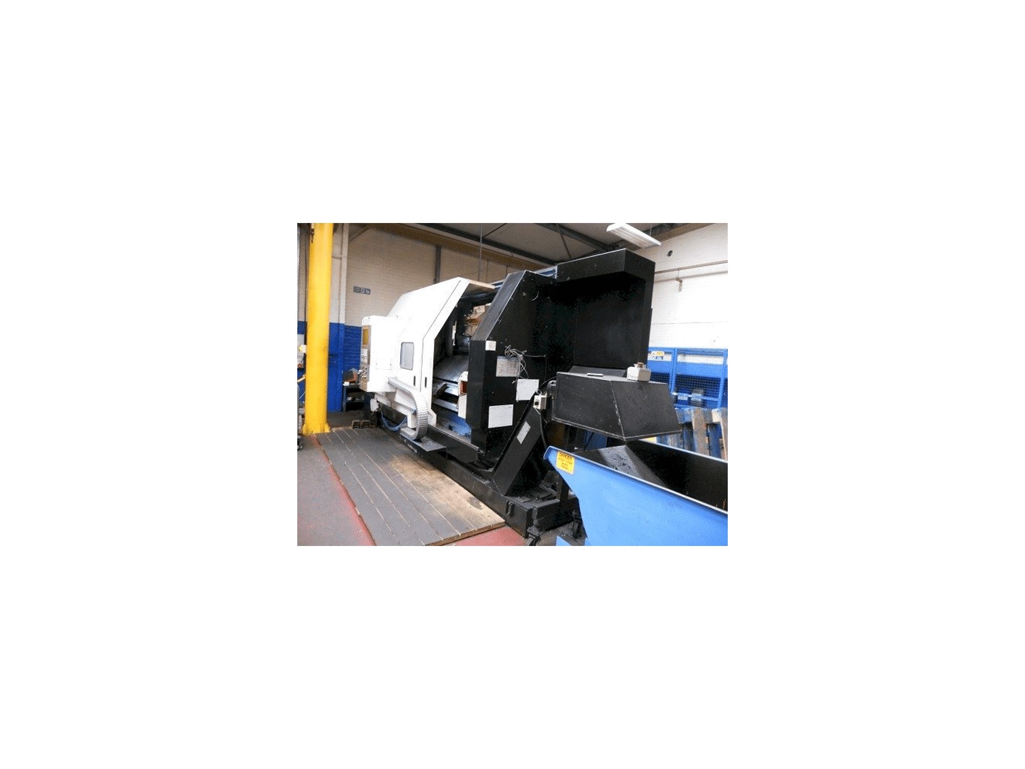 Vista frontale della macchina Mazak Slant Turn 50N-2000U