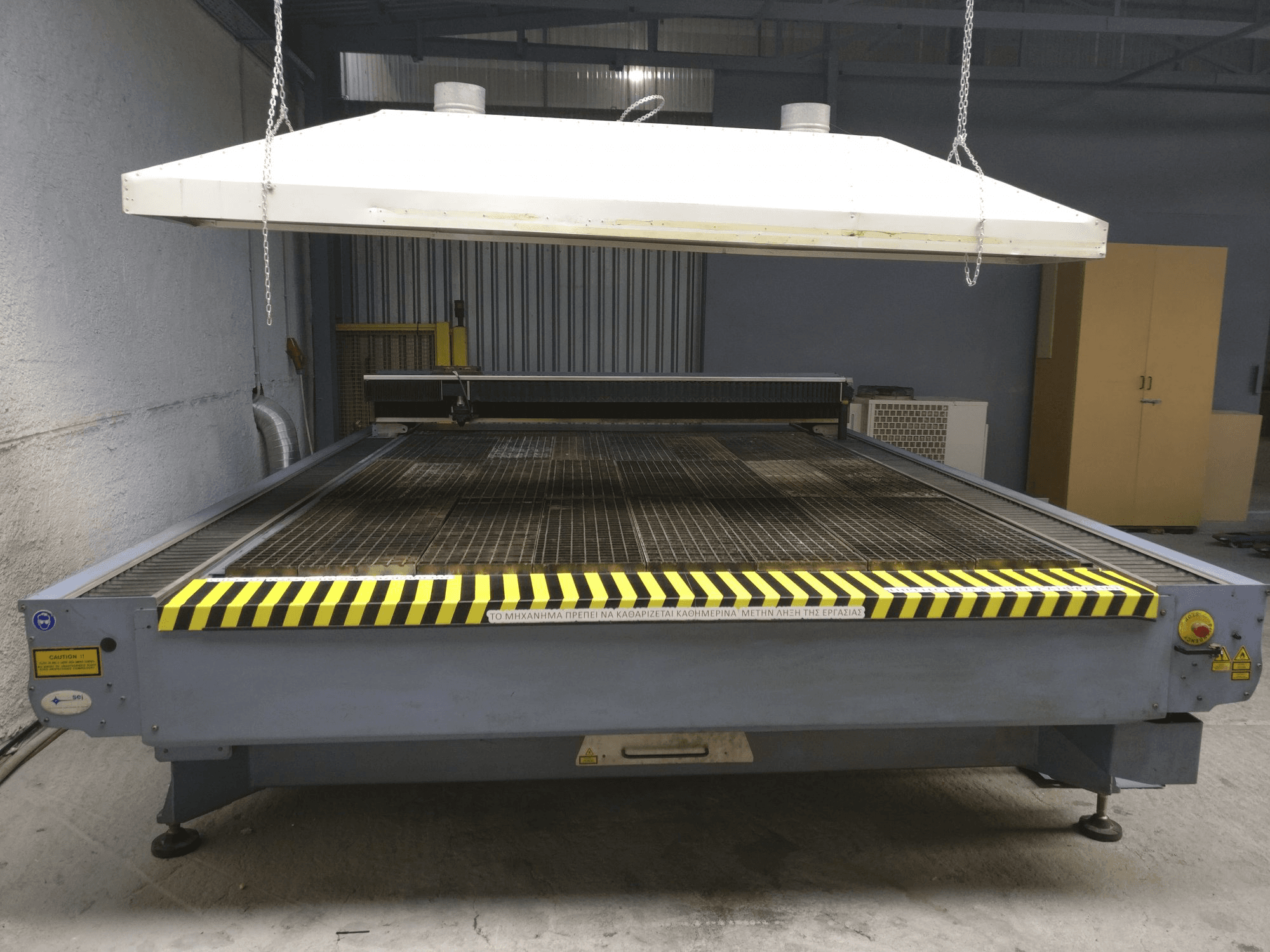 Vista frontale della macchina SEI Laser MERCURY 603