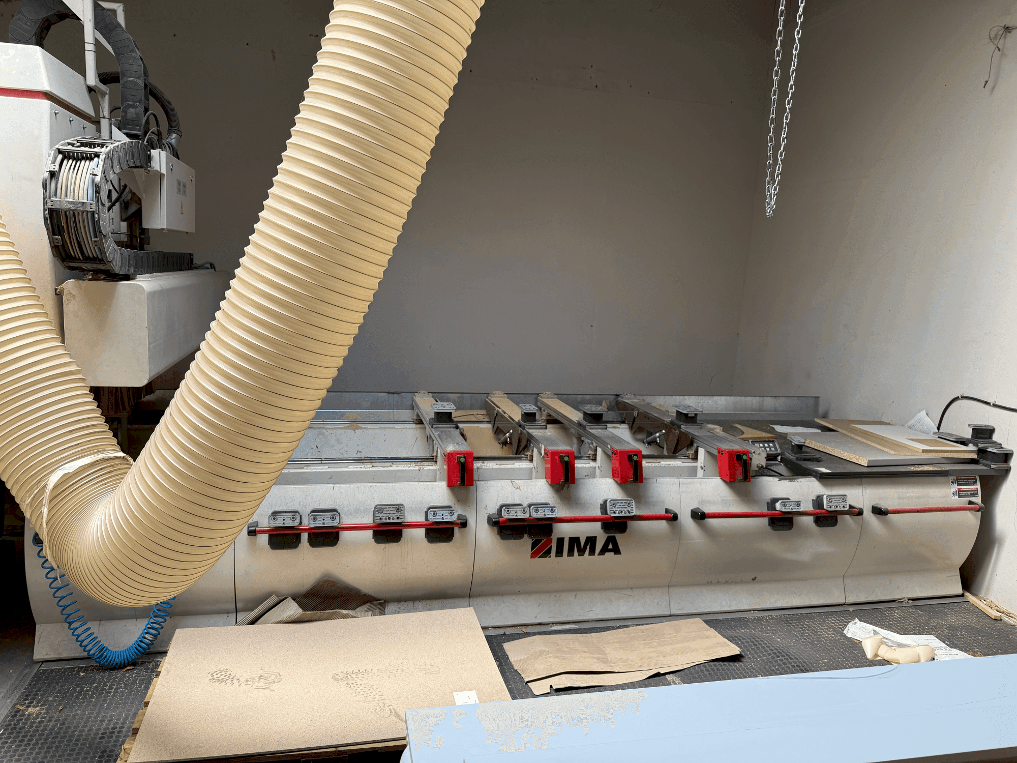 Vista frontale della macchina IMA BIMA 210 120/300