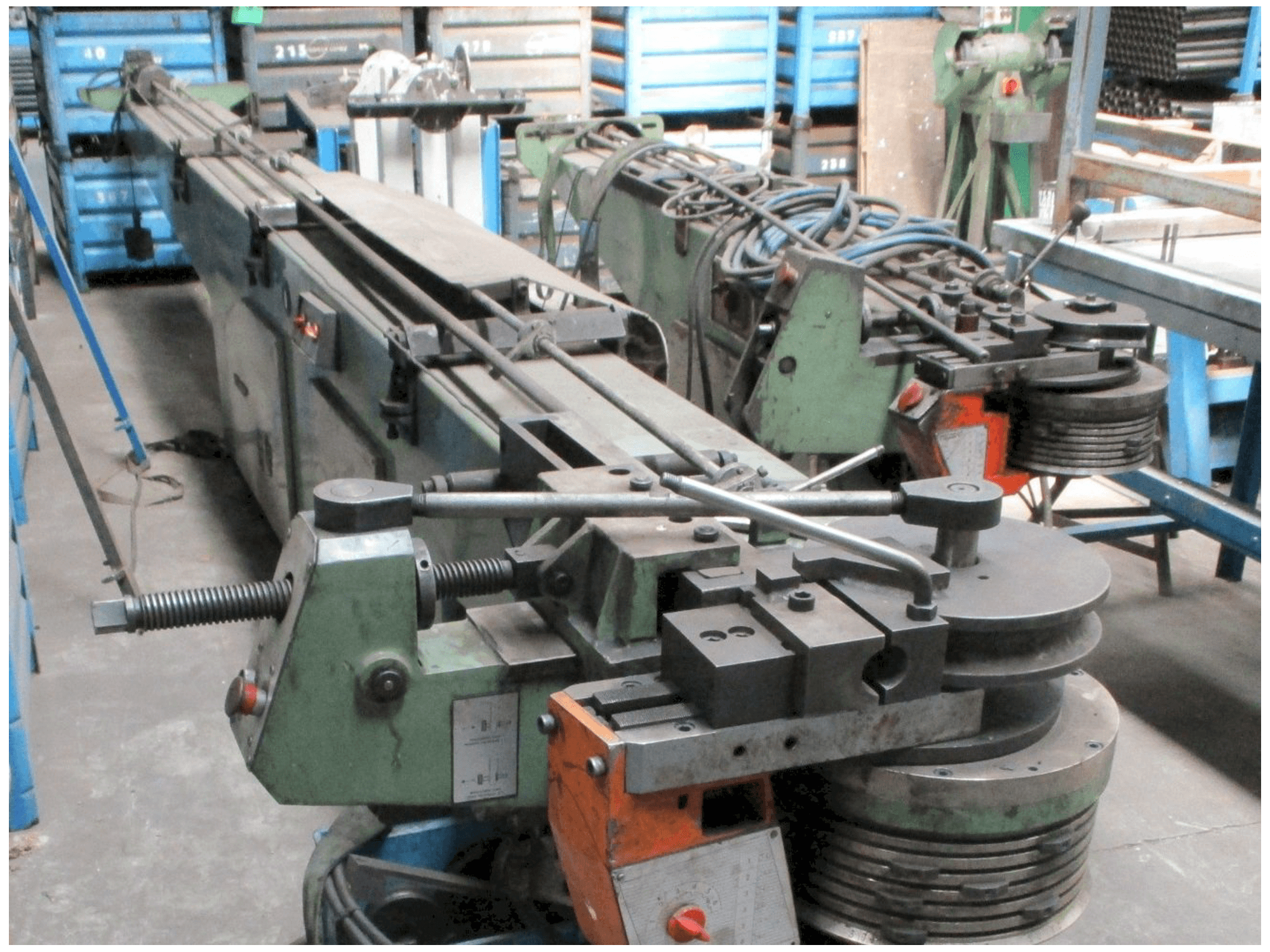 Vista frontale della macchina Tejero 55AHC