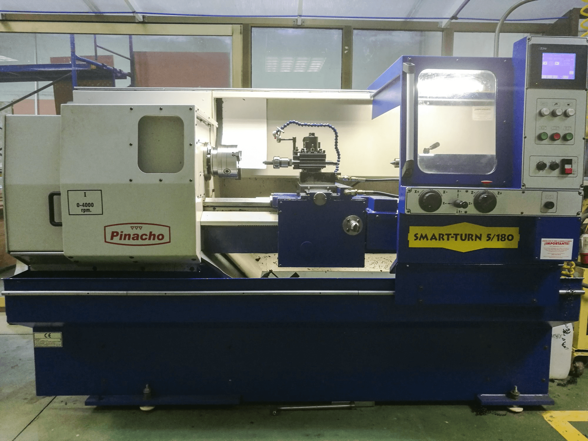 Vista frontale della macchina Pinacho Smart-Turn 5/180