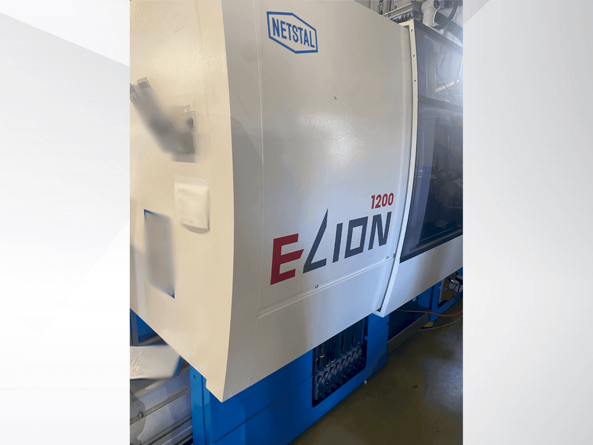 Vista frontale della macchina Netstal ELION 1200-270