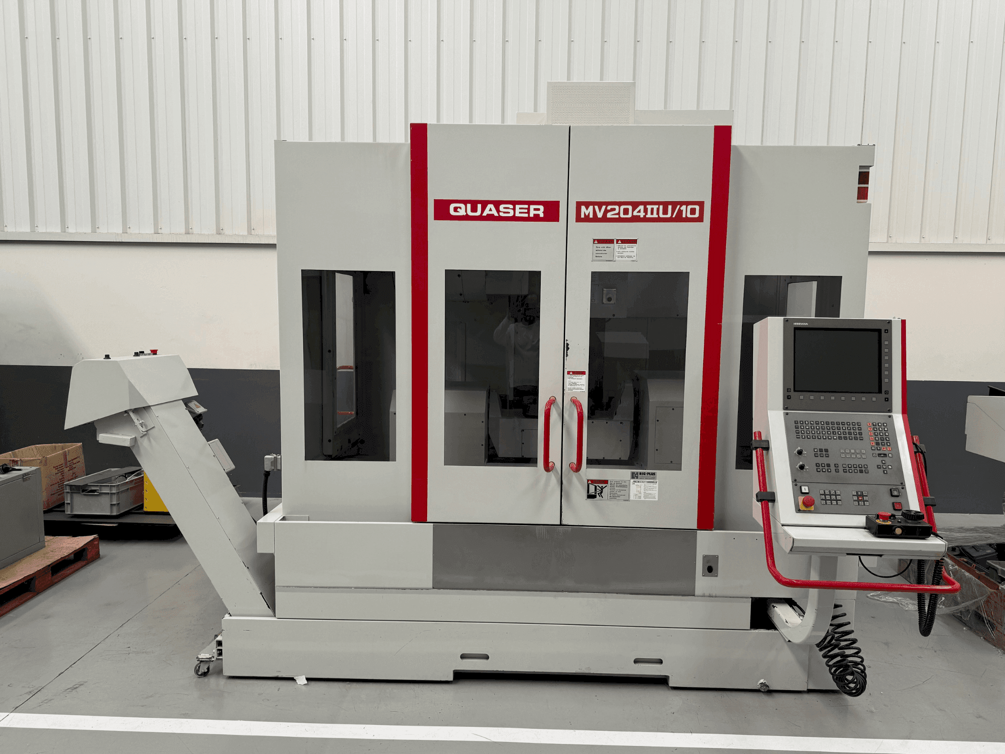 Vista frontale della macchina Quaser MV 204 IIU/10