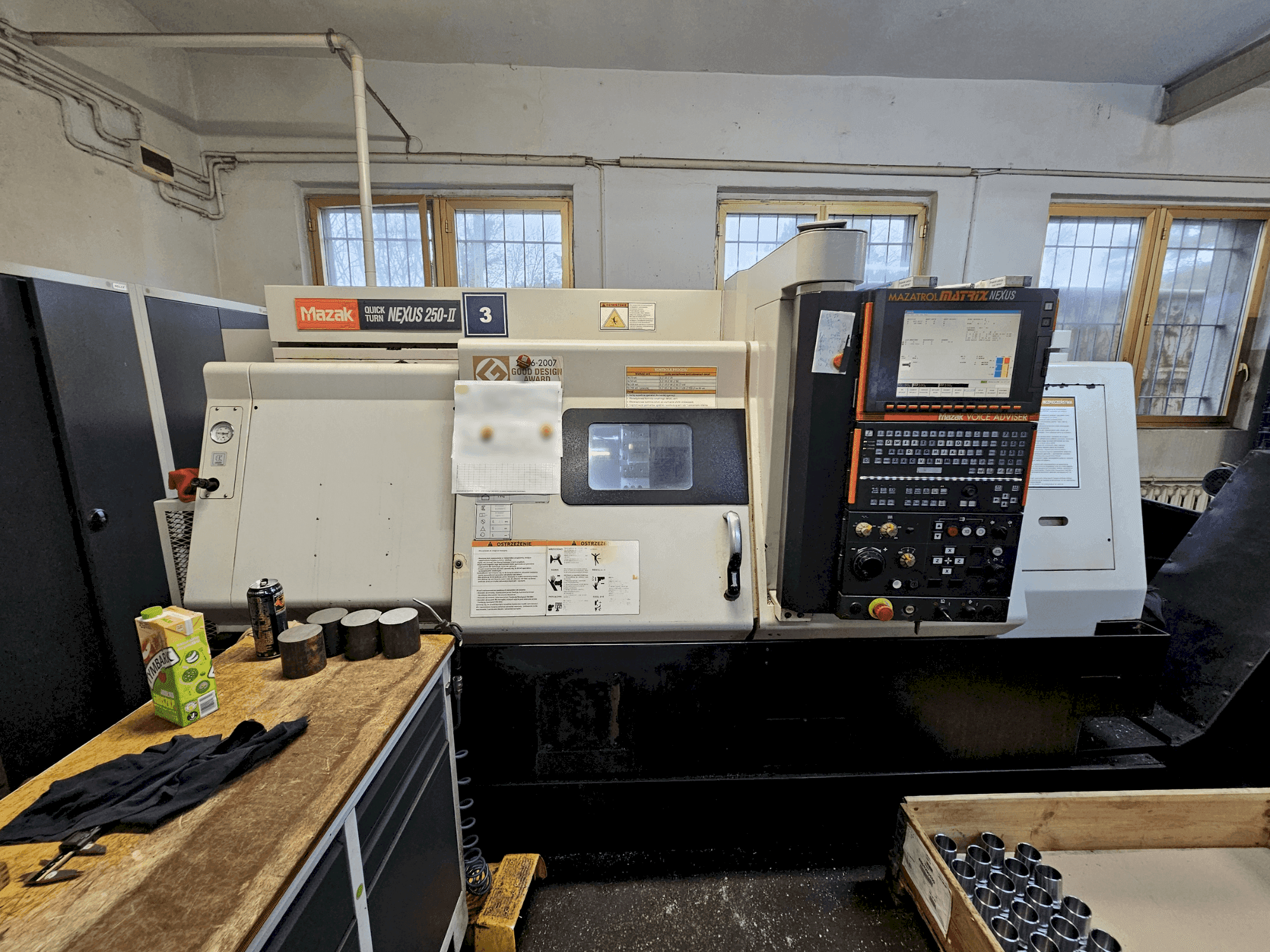 Vista frontale della macchina Mazak QUICKTURN NEXUS 250-II