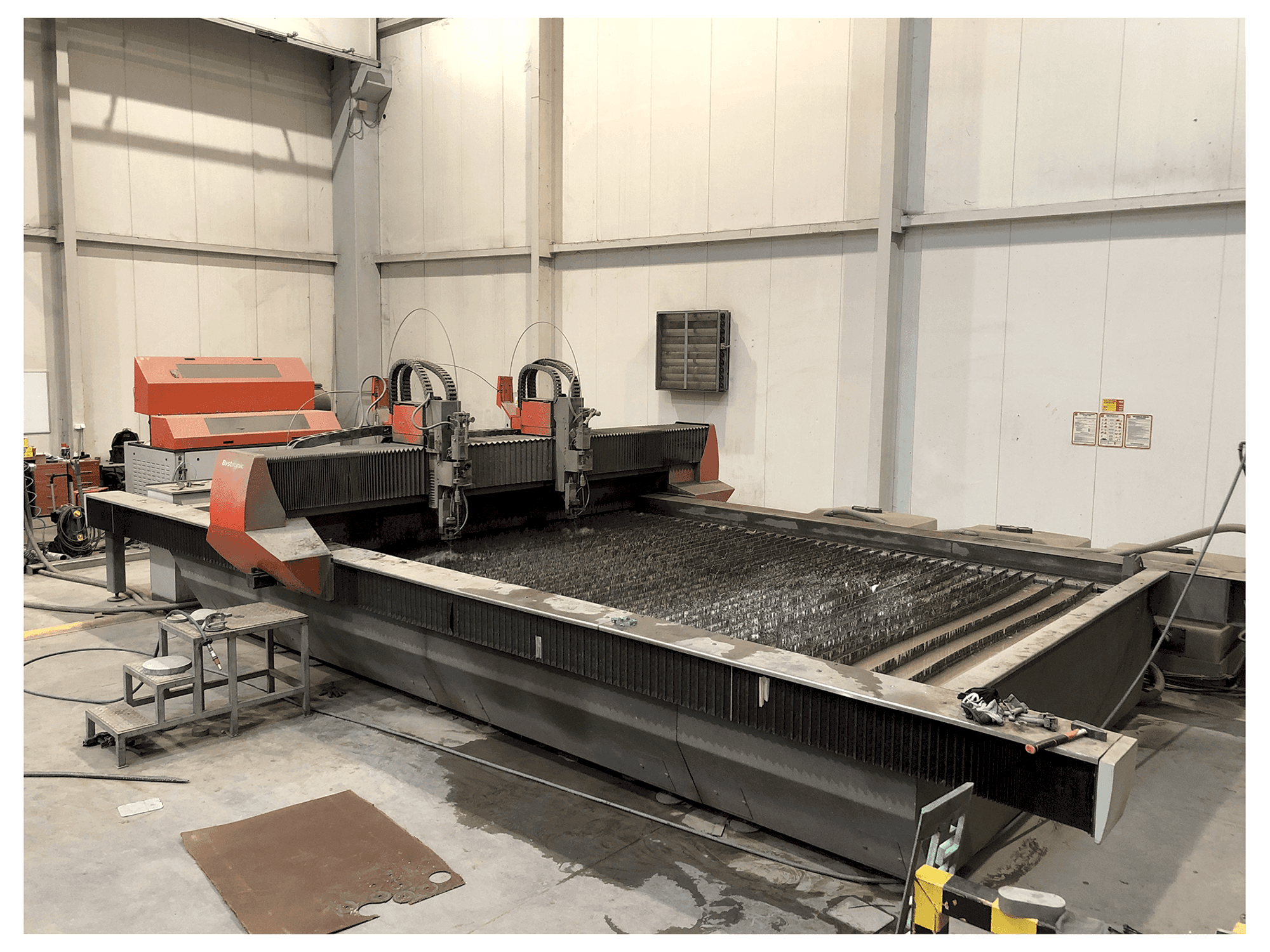 Vista frontale della macchina Bystronic ByJet Flex 6030