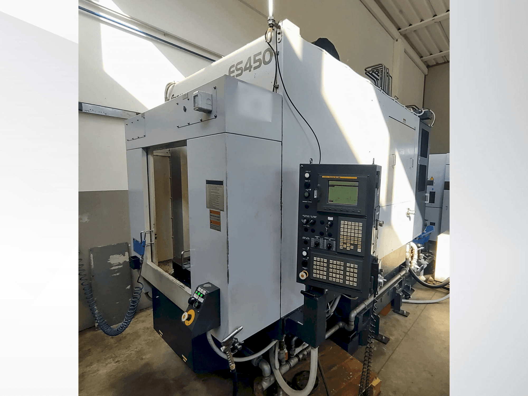 Vista frontale della macchina Enshu ES450