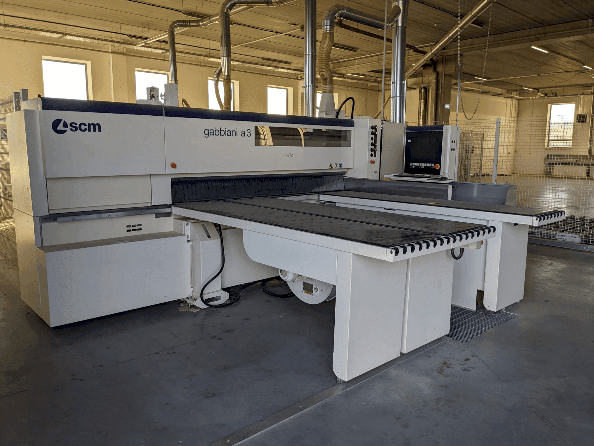 Vista frontale della macchina SCM Gabbiani A3 130