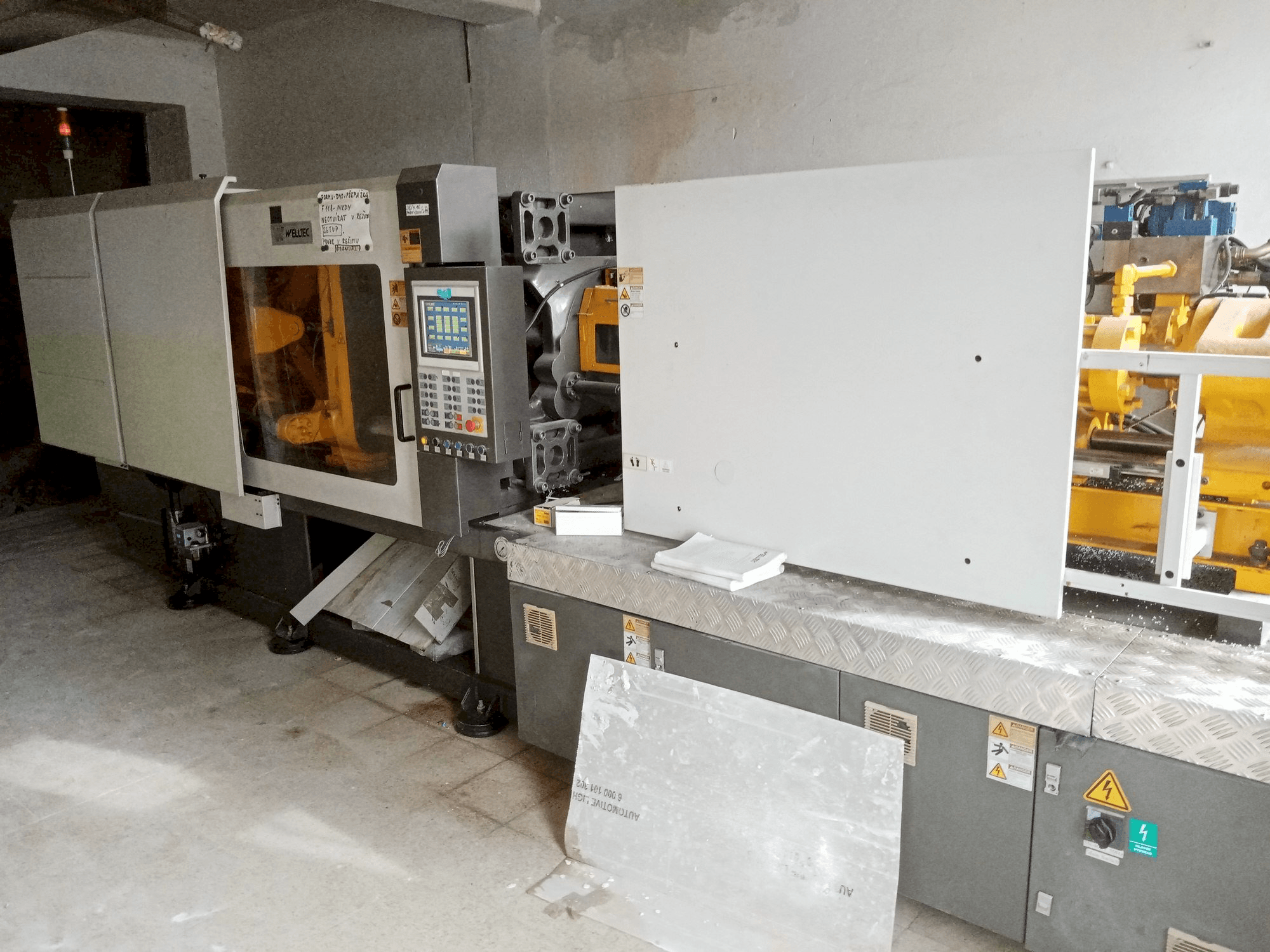 Vista frontale della macchina Welltec 320F2