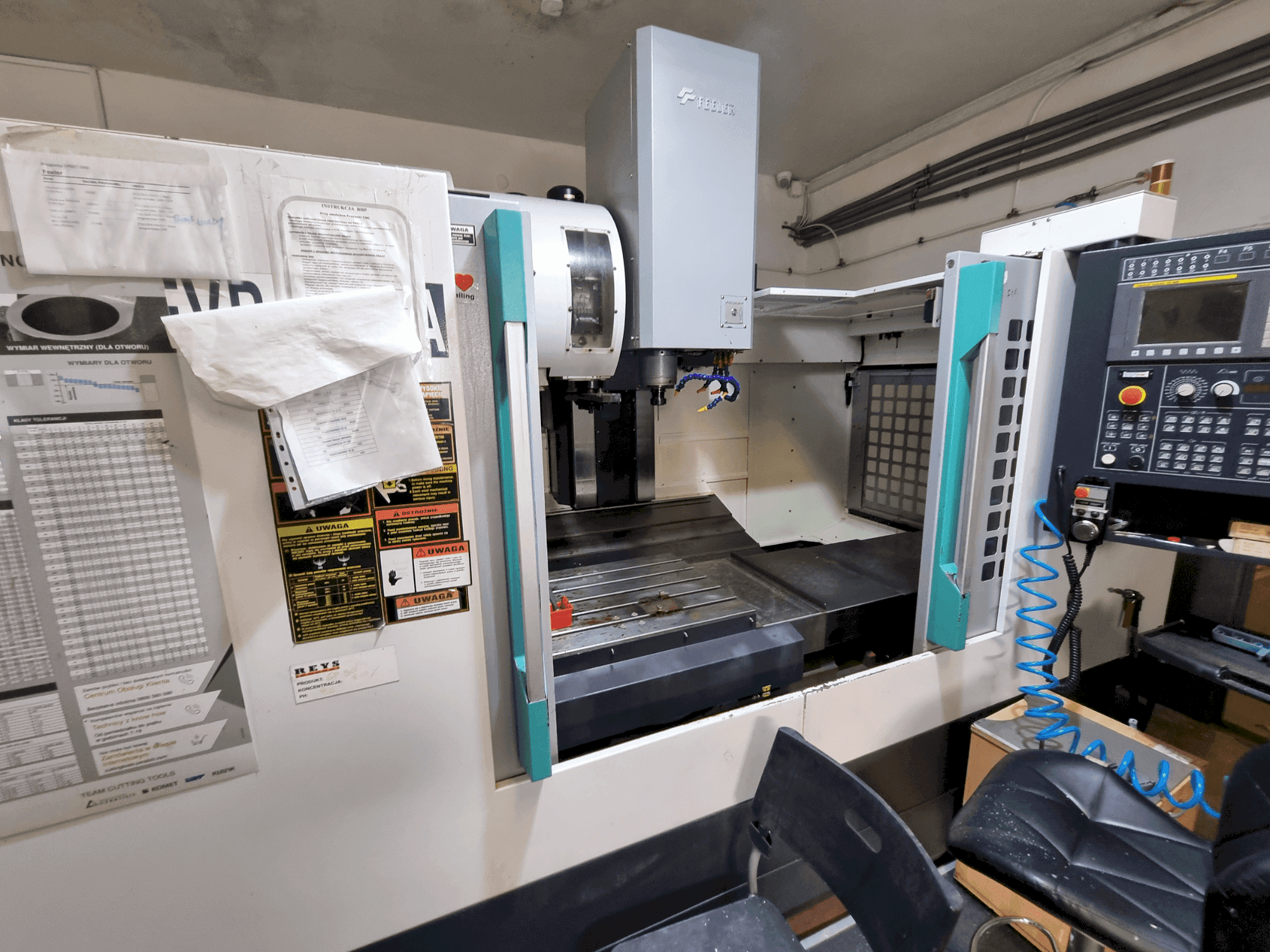 Vista frontale della macchina Feeler FVP1300A