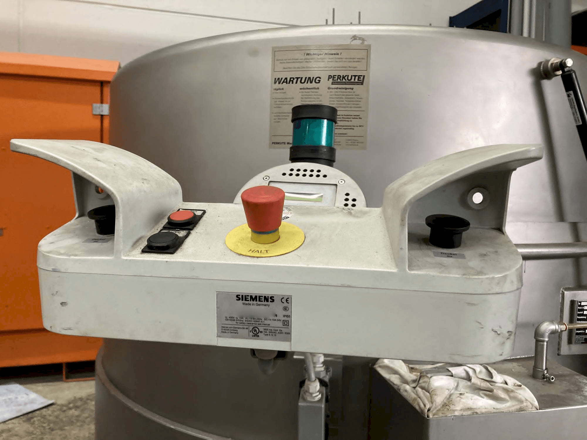 Vista lato sinistro della macchina PERKUTE SP 160