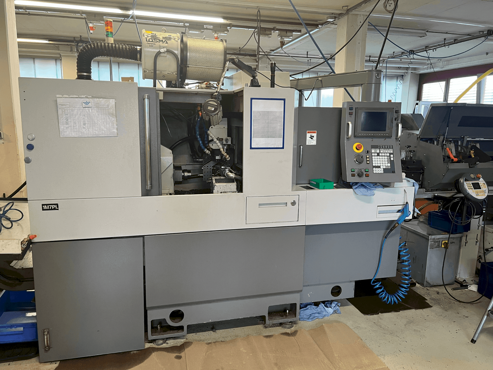 Vista frontale della macchina Citizen A32VIIPL