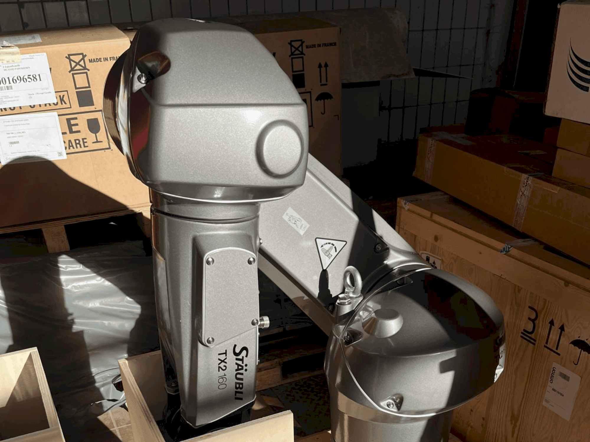 Vista frontale della macchina STAUBLI TX2-160 HE